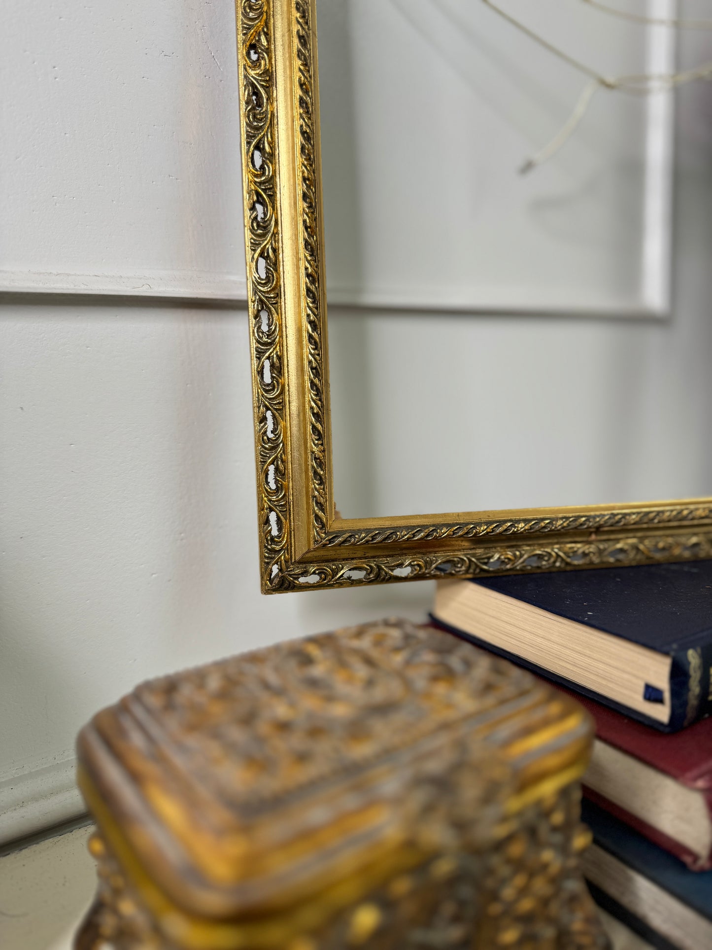 Regal Lines – Medium Double Slim Gilt Ornate Frame