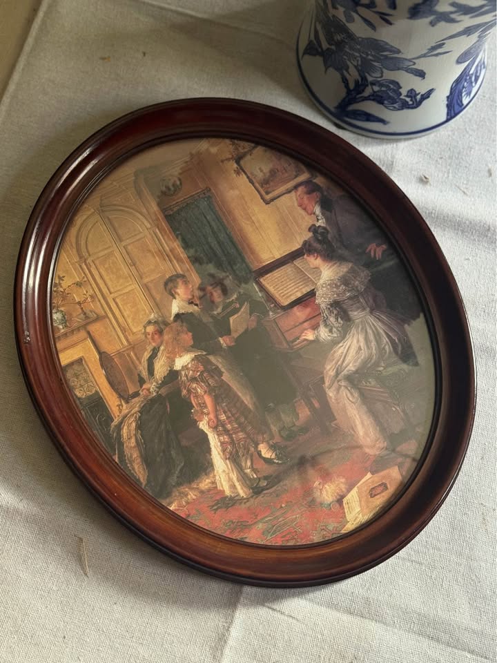 Vintage Reproduction Print in an Oval wooden frame