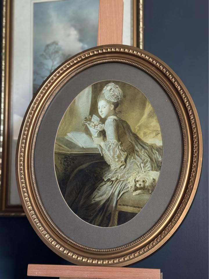 Elegant Antique Wall Art in Oval Gold Wooden Frame