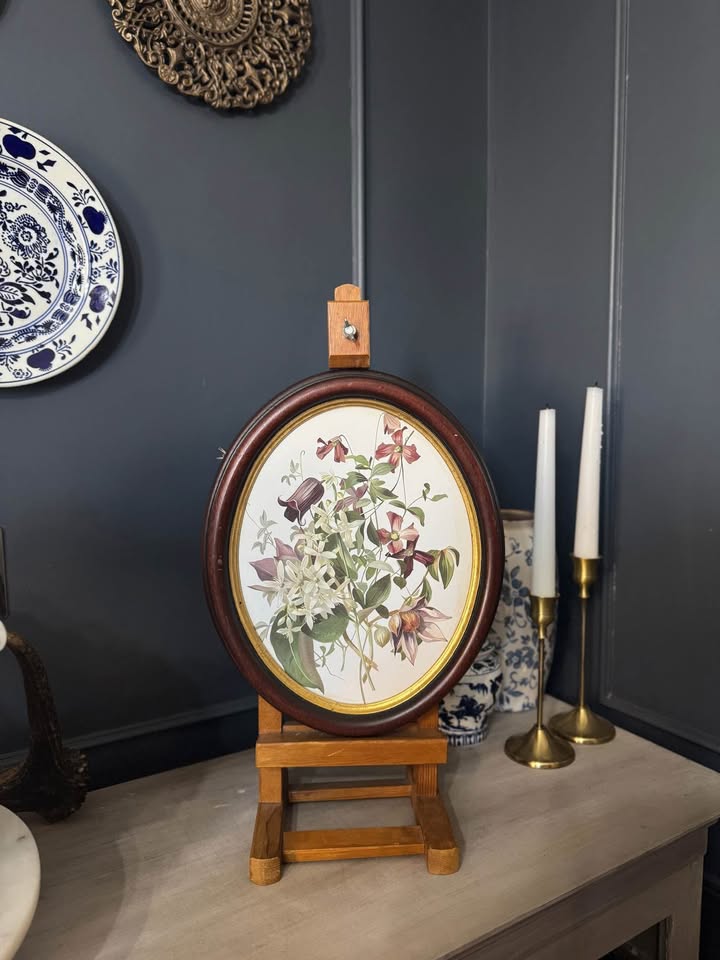 Vintage Wooden Medium Oval Frame with gold Trim