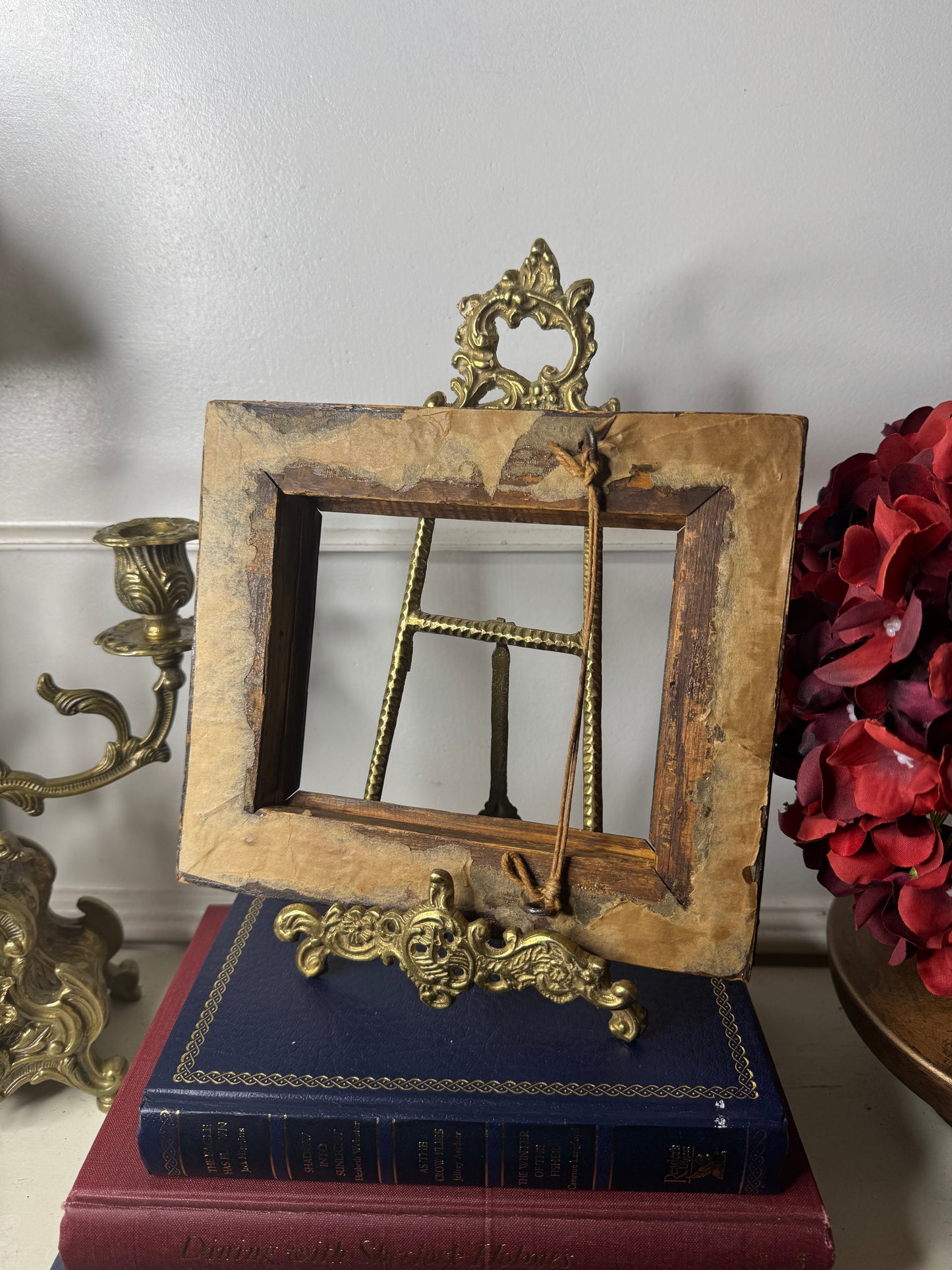 Alpine Heritage – Austrian Hand-Carved Vintage Mini Frame