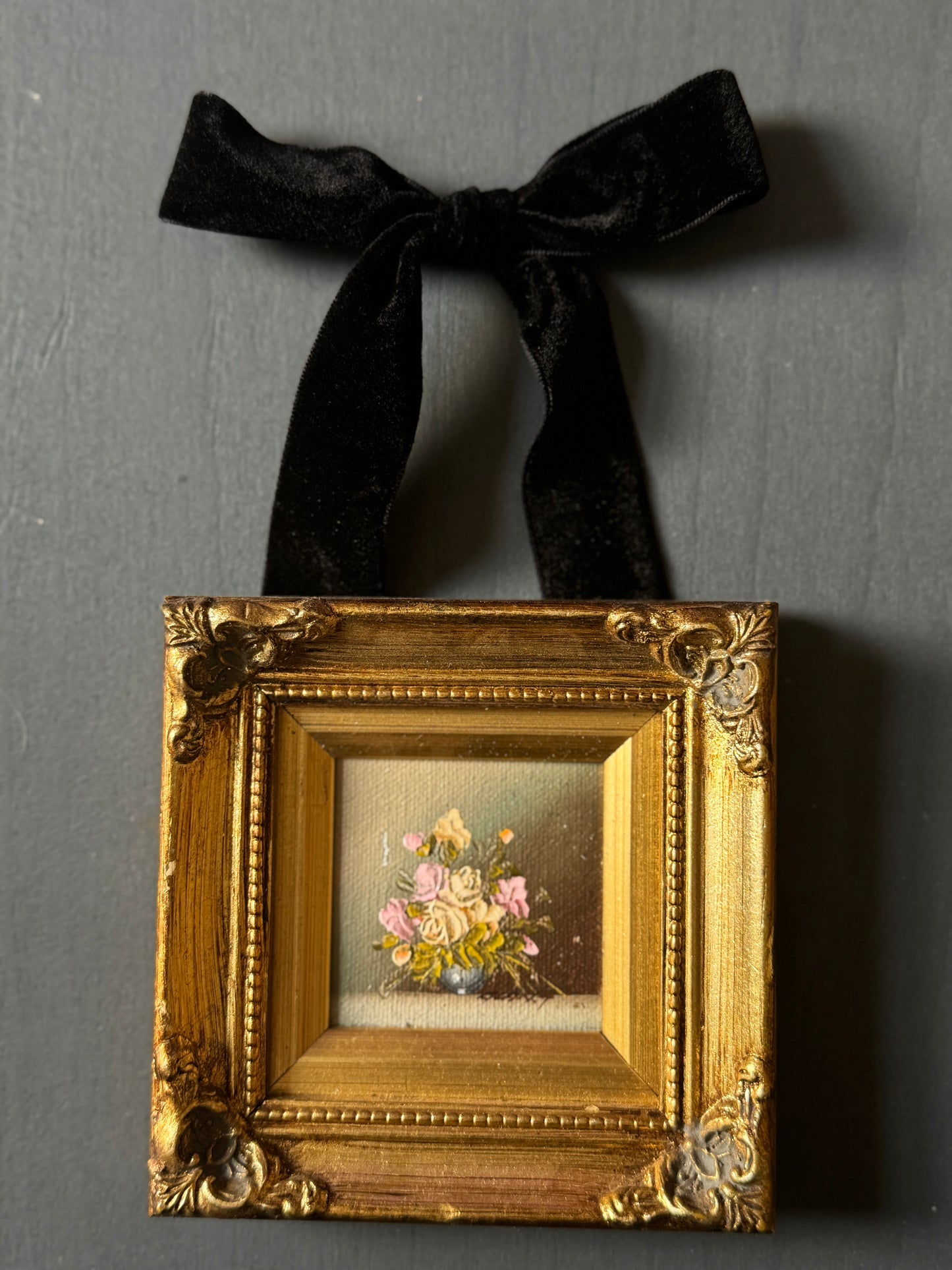 Opulent Knots – Velvet Ribbon Bows for Elegant Styling - Black