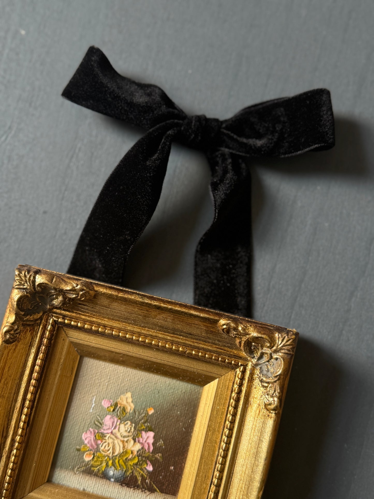 Opulent Knots – Velvet Ribbon Bows for Elegant Styling - Black