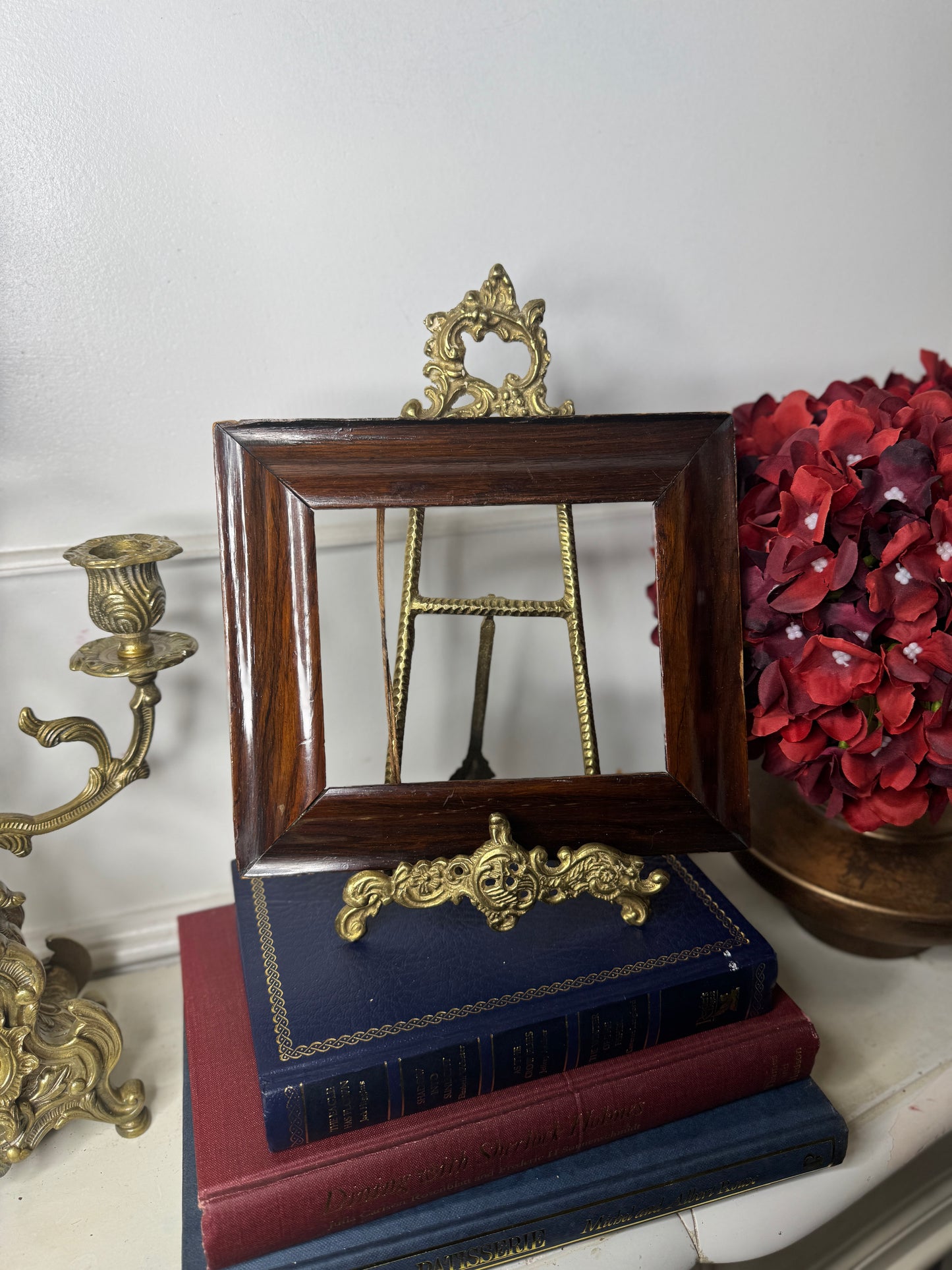 Alpine Heritage – Austrian Hand-Carved Vintage Mini Frame