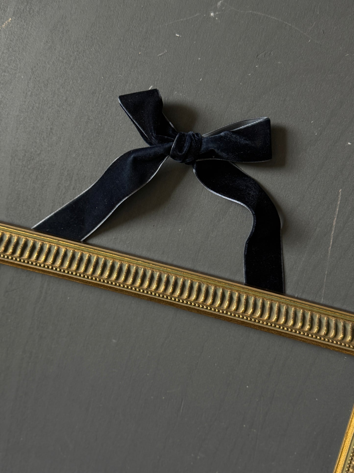 Opulent Knots – Velvet Ribbon Bows for Elegant Styling - Navy Blue