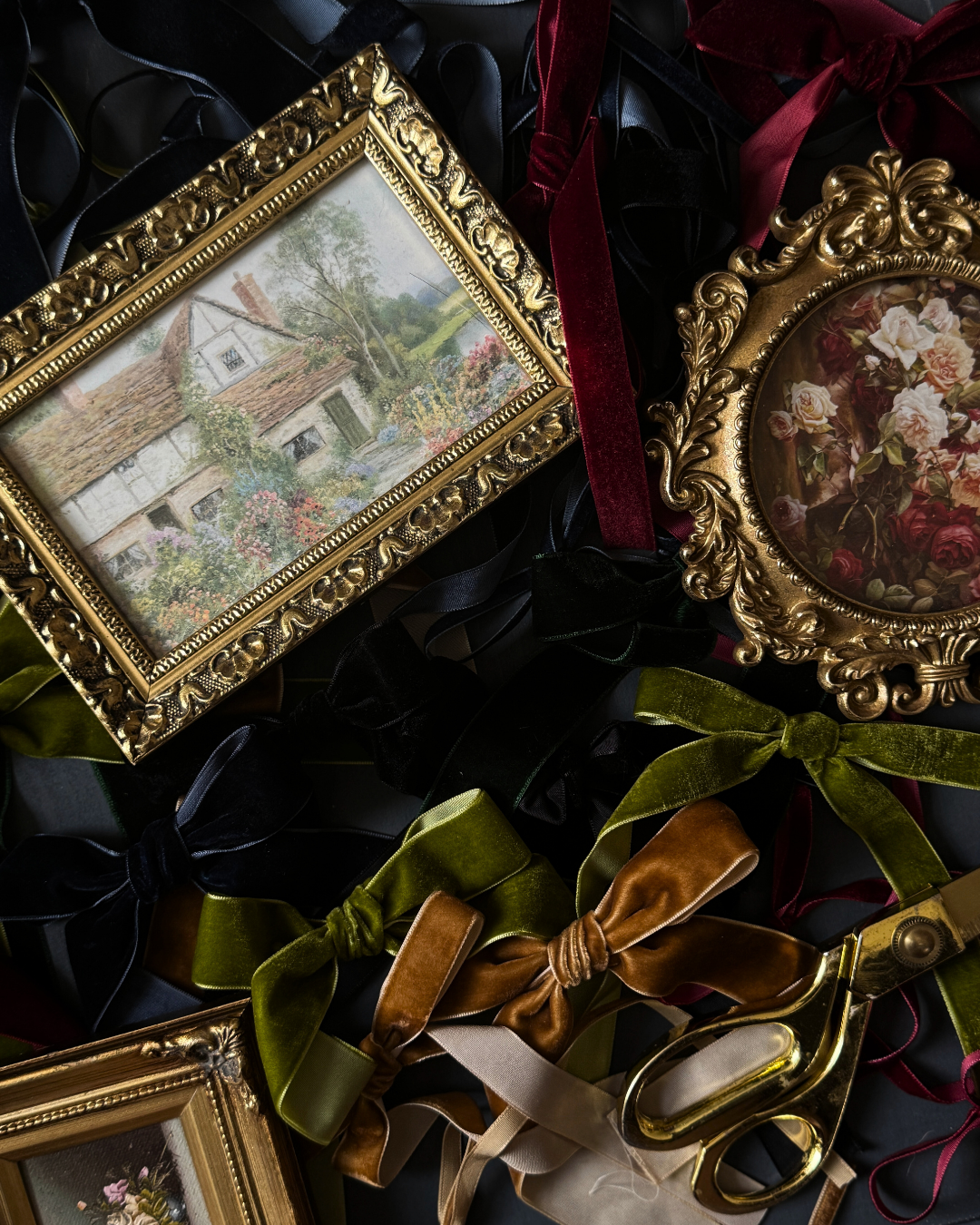 Opulent Knots – Velvet Ribbon Bows for Elegant Styling - Black