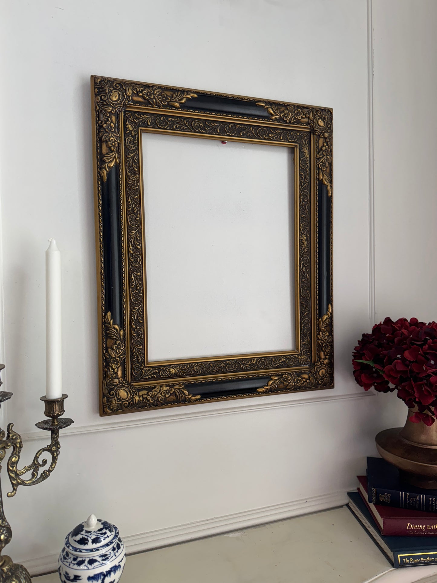 Antique Black & Gold Antique Drame Ornate Louréaux Frame