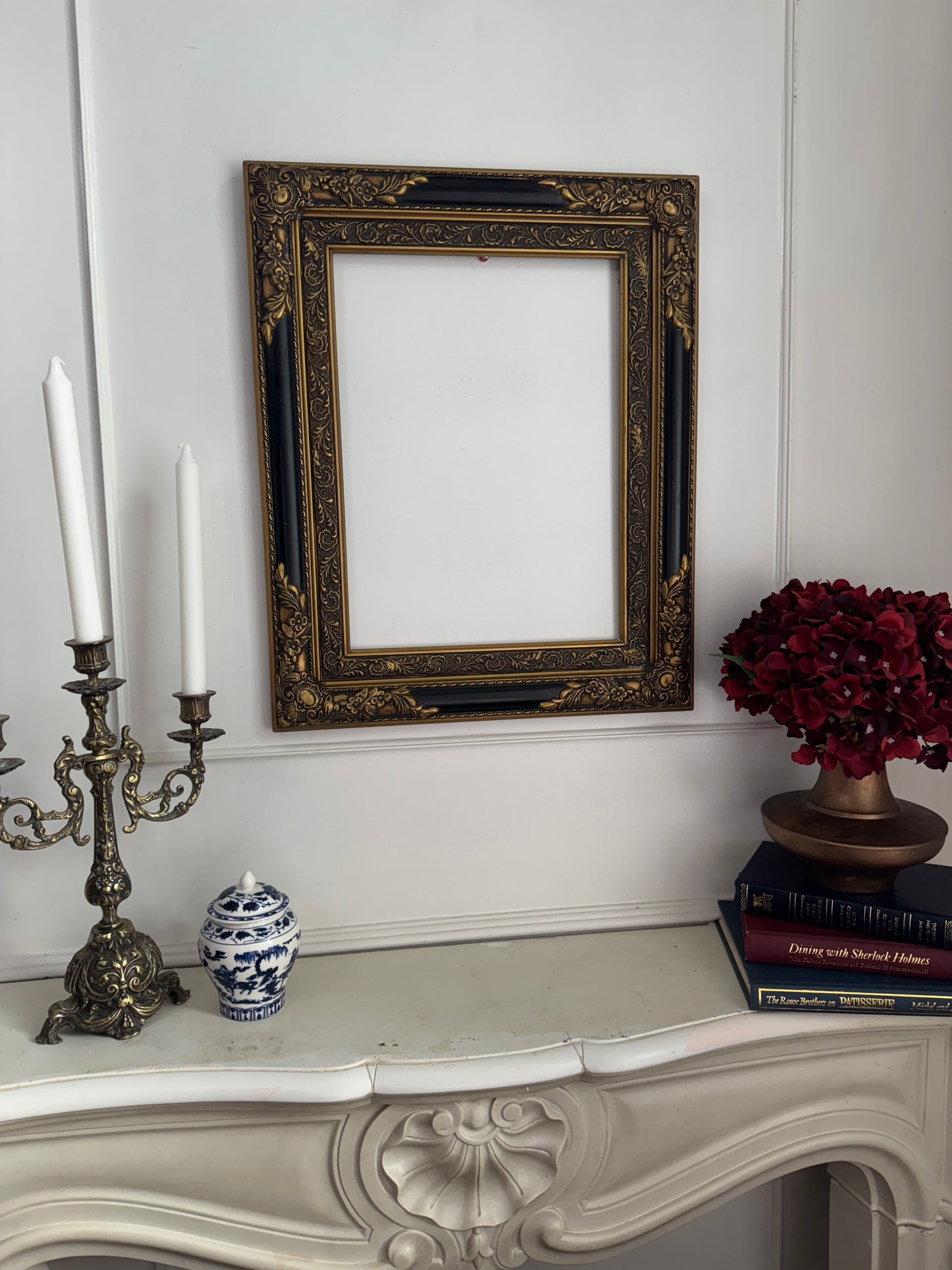 Antique Black & Gold Antique Drame Ornate Louréaux Frame