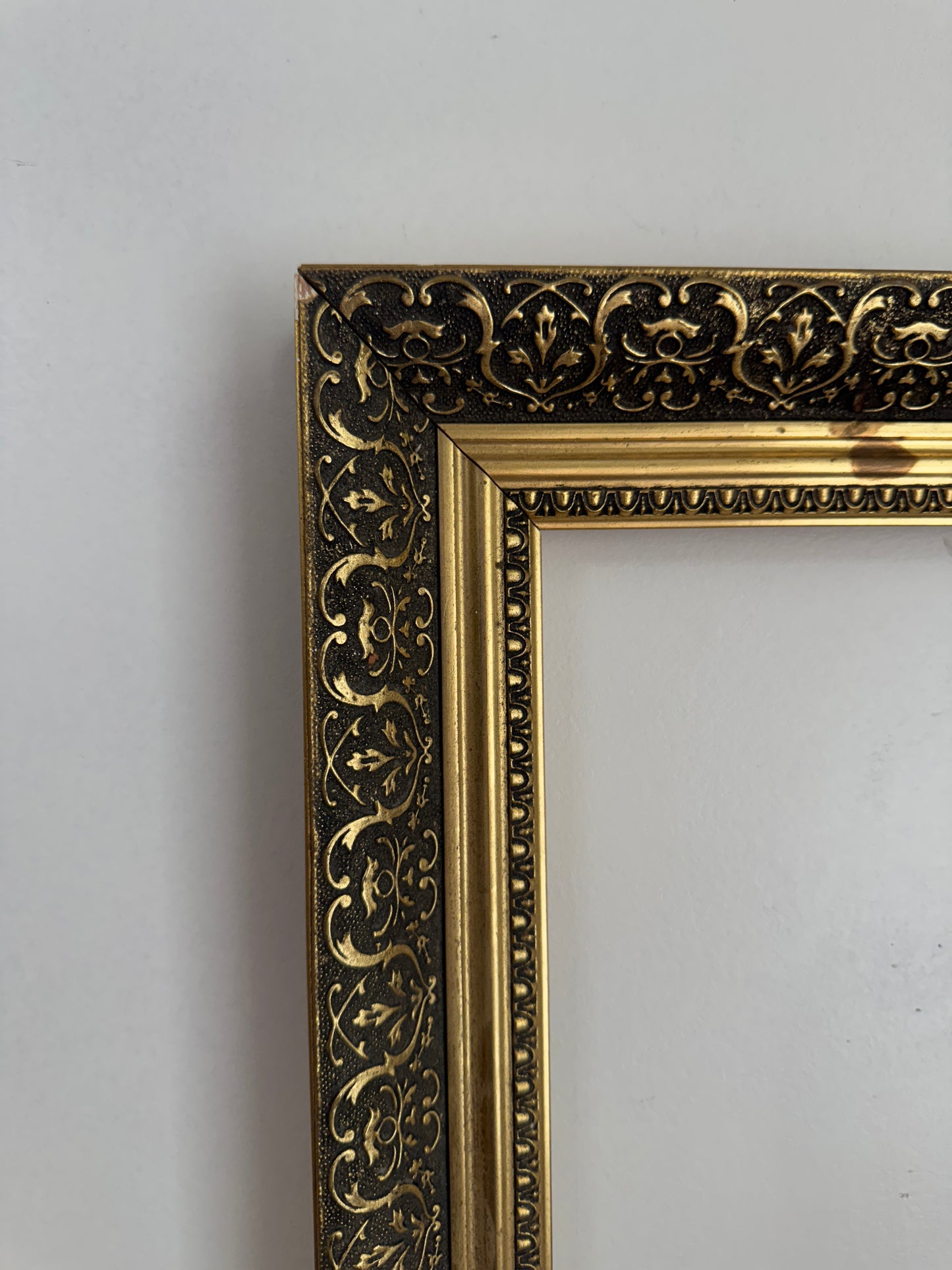 Gold Gilt Ornate Frame Mirellan