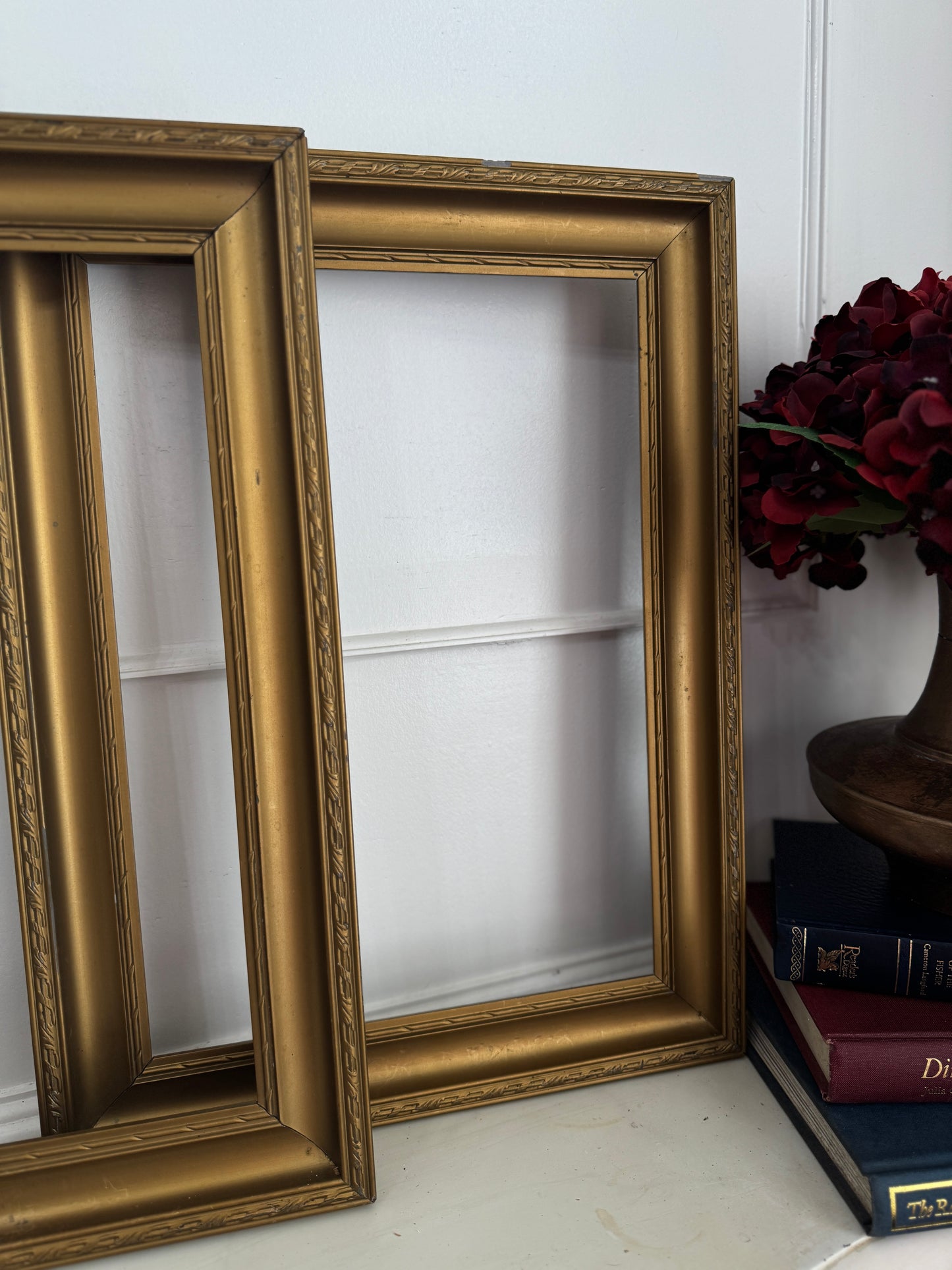 Vintage Gold Ornate Astoria Frame
