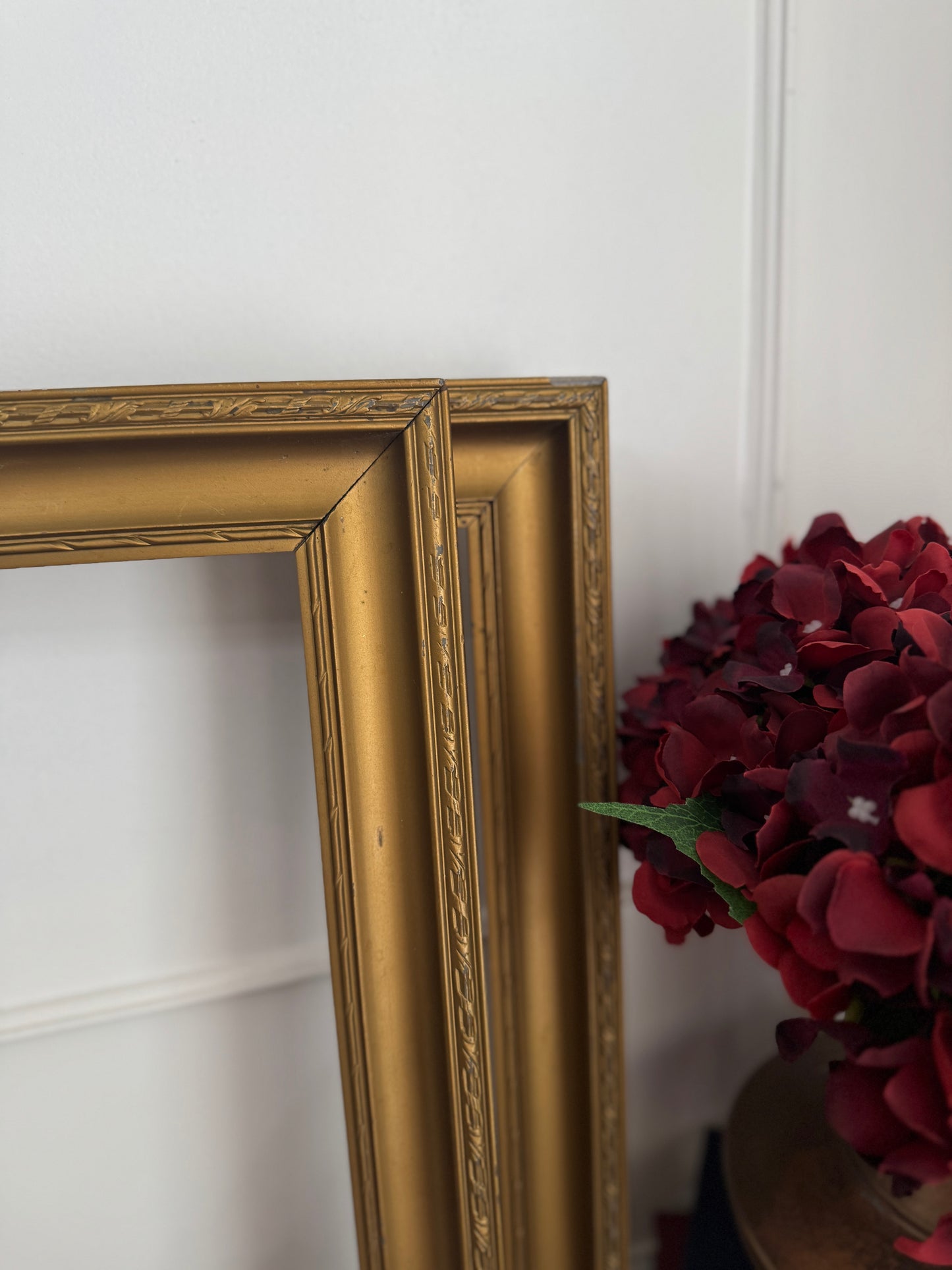 Vintage Gold Ornate Astoria Frame