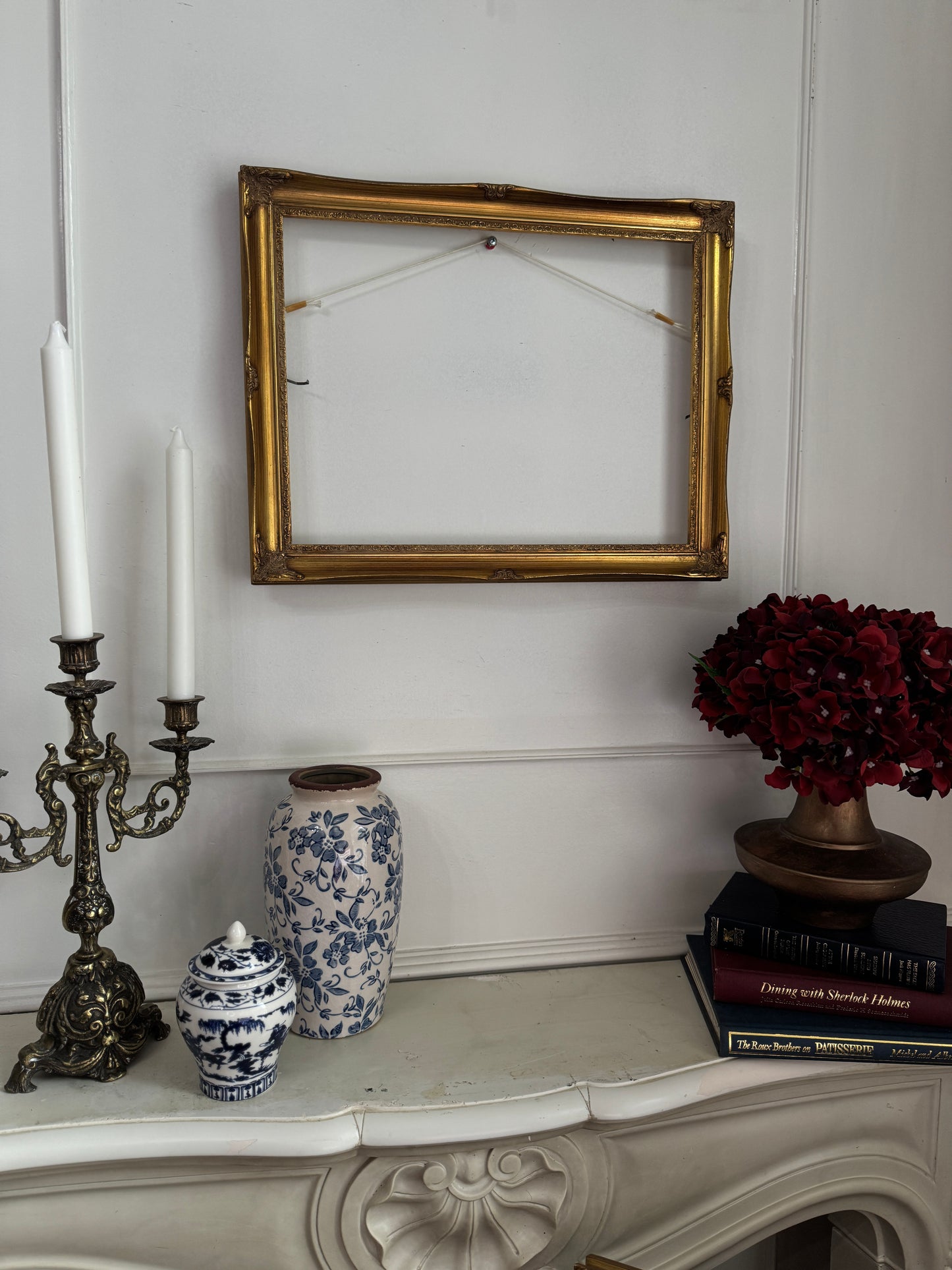 Antique Gold Swept Éclaire Frame