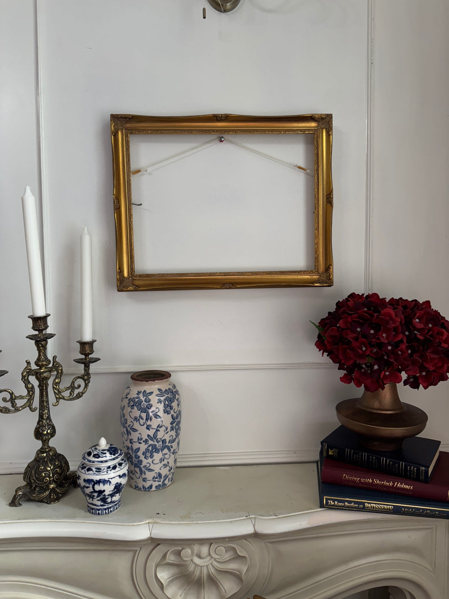 Antique Gold Swept Éclaire Frame
