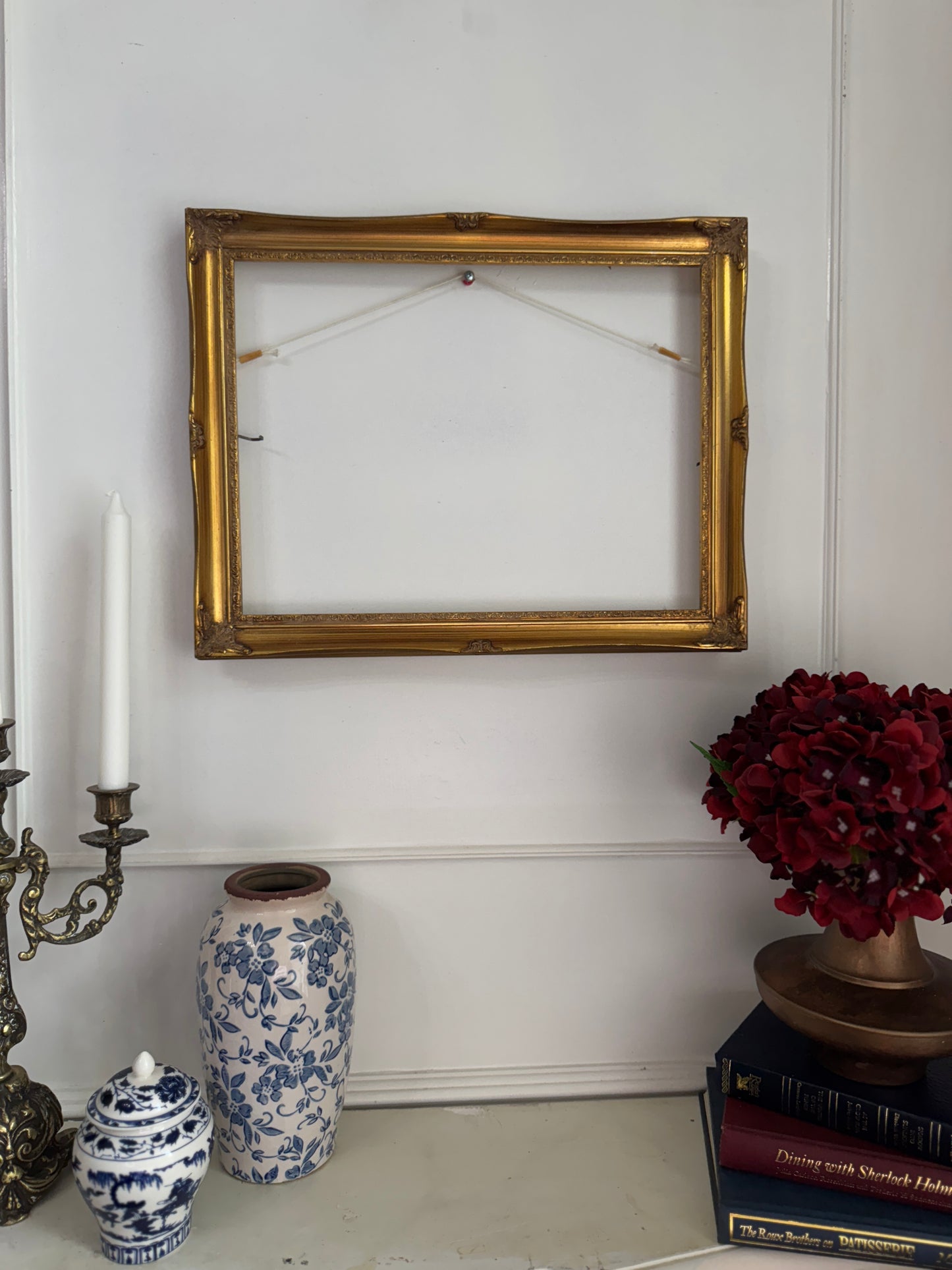 Antique Gold Swept Éclaire Frame