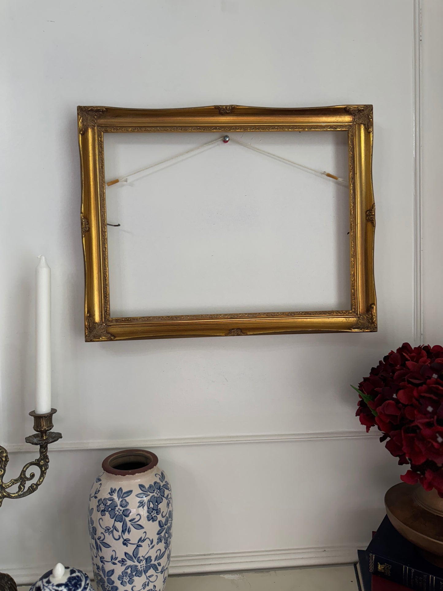Antique Gold Swept Éclaire Frame