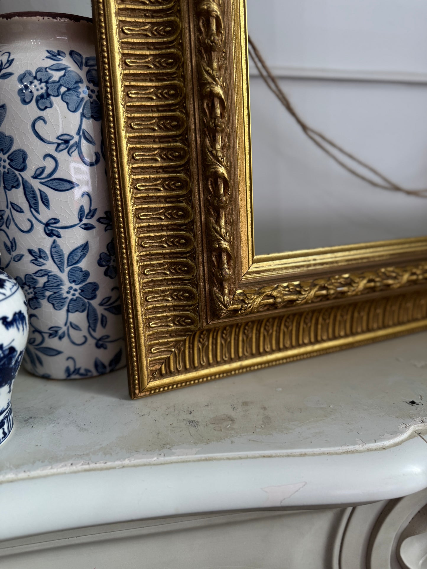 French-Style Accent Decorative Delaroux Frame