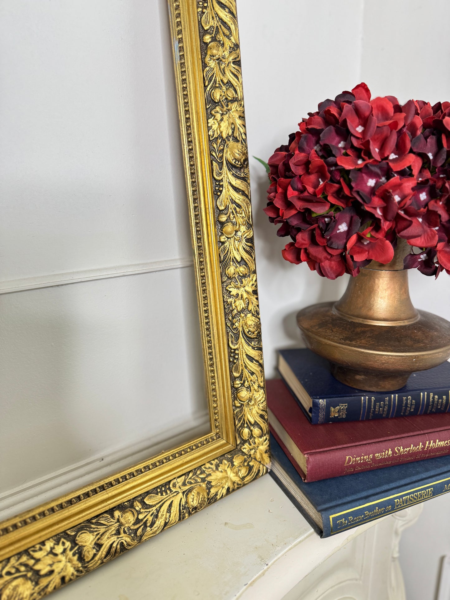 Antique Luxurious Belvoir Ornate Gold Medium Frame