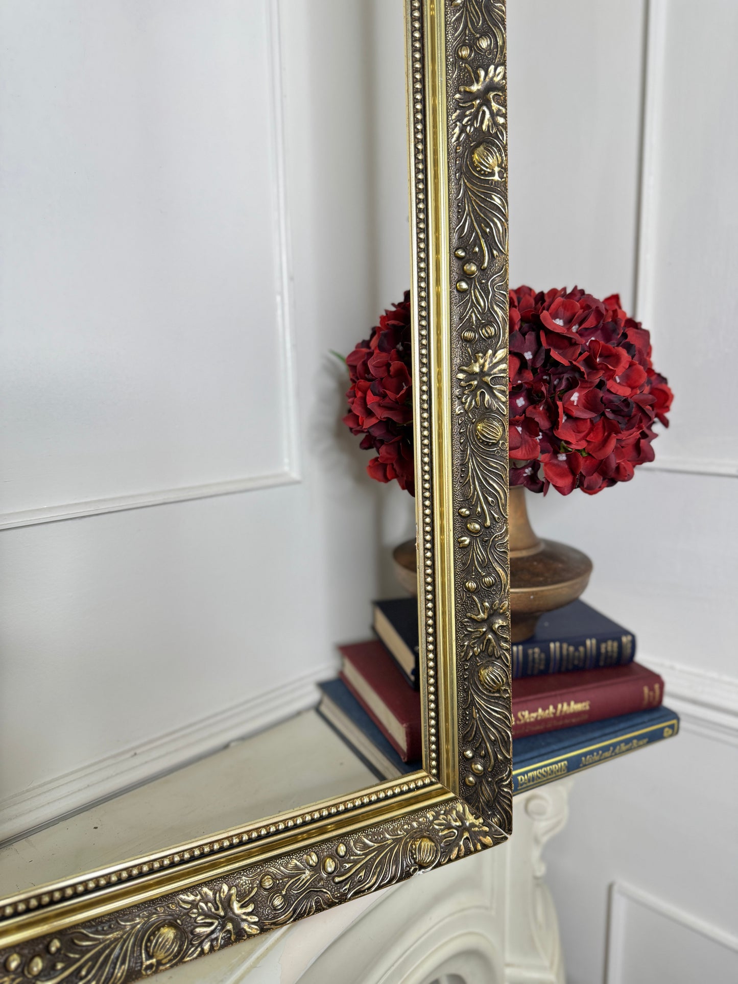 Antique Large Luxurious Belvoir Ornate Gold Frame