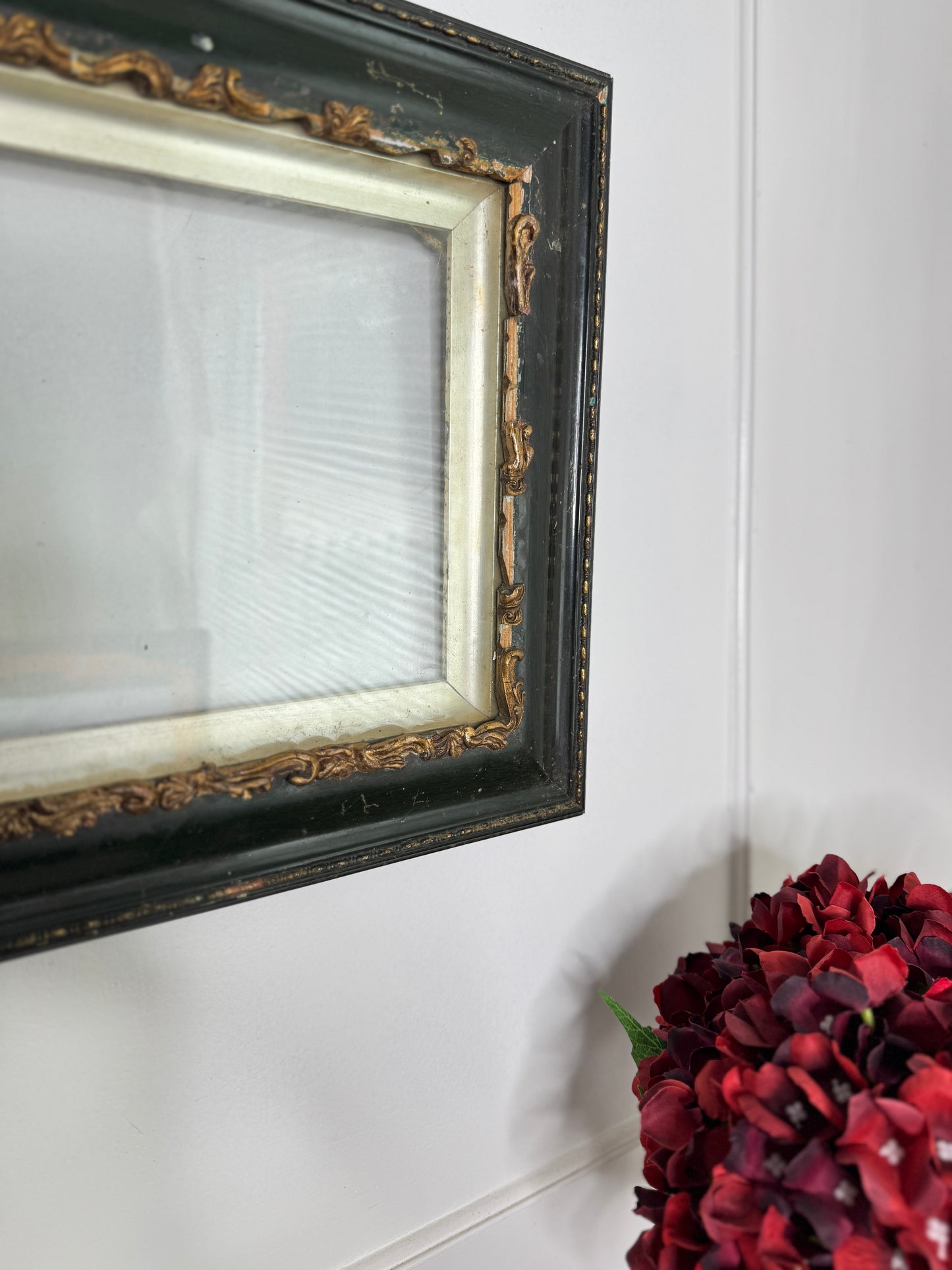 Antique Victorian Gilt Greenl Small Frame