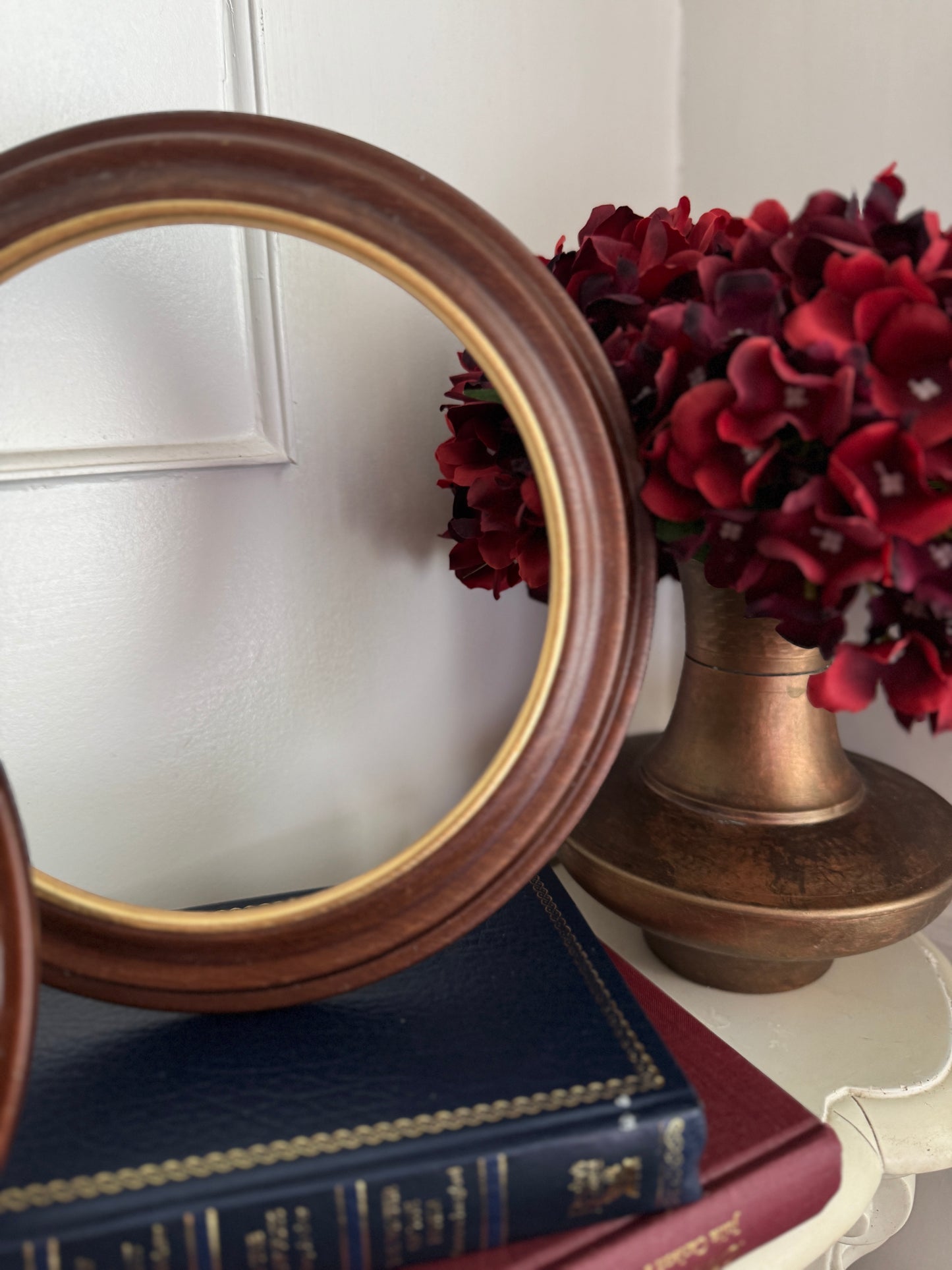 Vintage Van Hygan & Smythe Wooden Plate Frame Holder