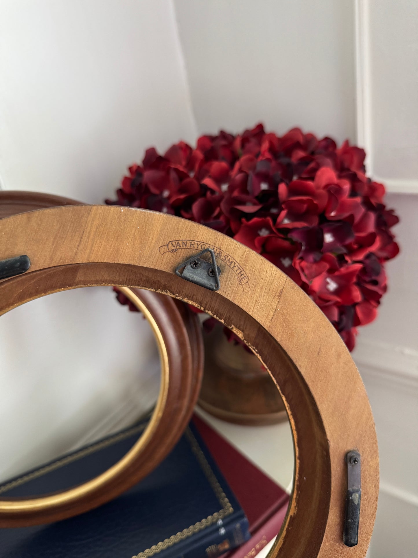 Vintage Van Hygan & Smythe Wooden Plate Frame Holder