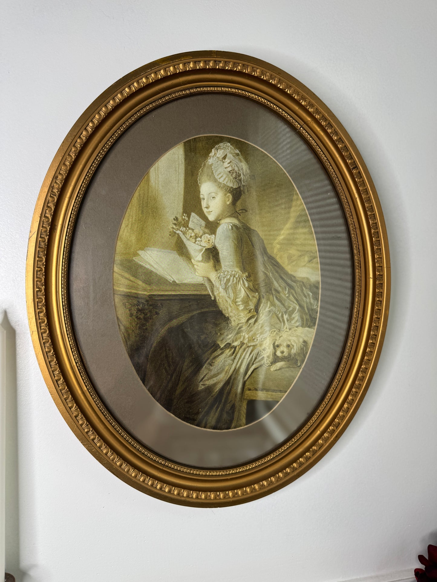 Elegant Antique Wall Art in Oval Gold Wooden Frame
