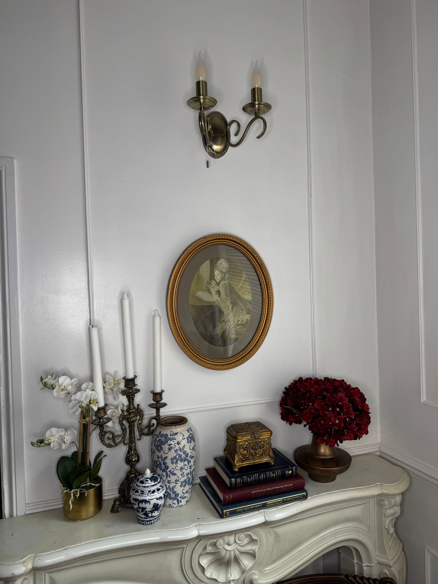 Elegant Antique Wall Art in Oval Gold Wooden Frame