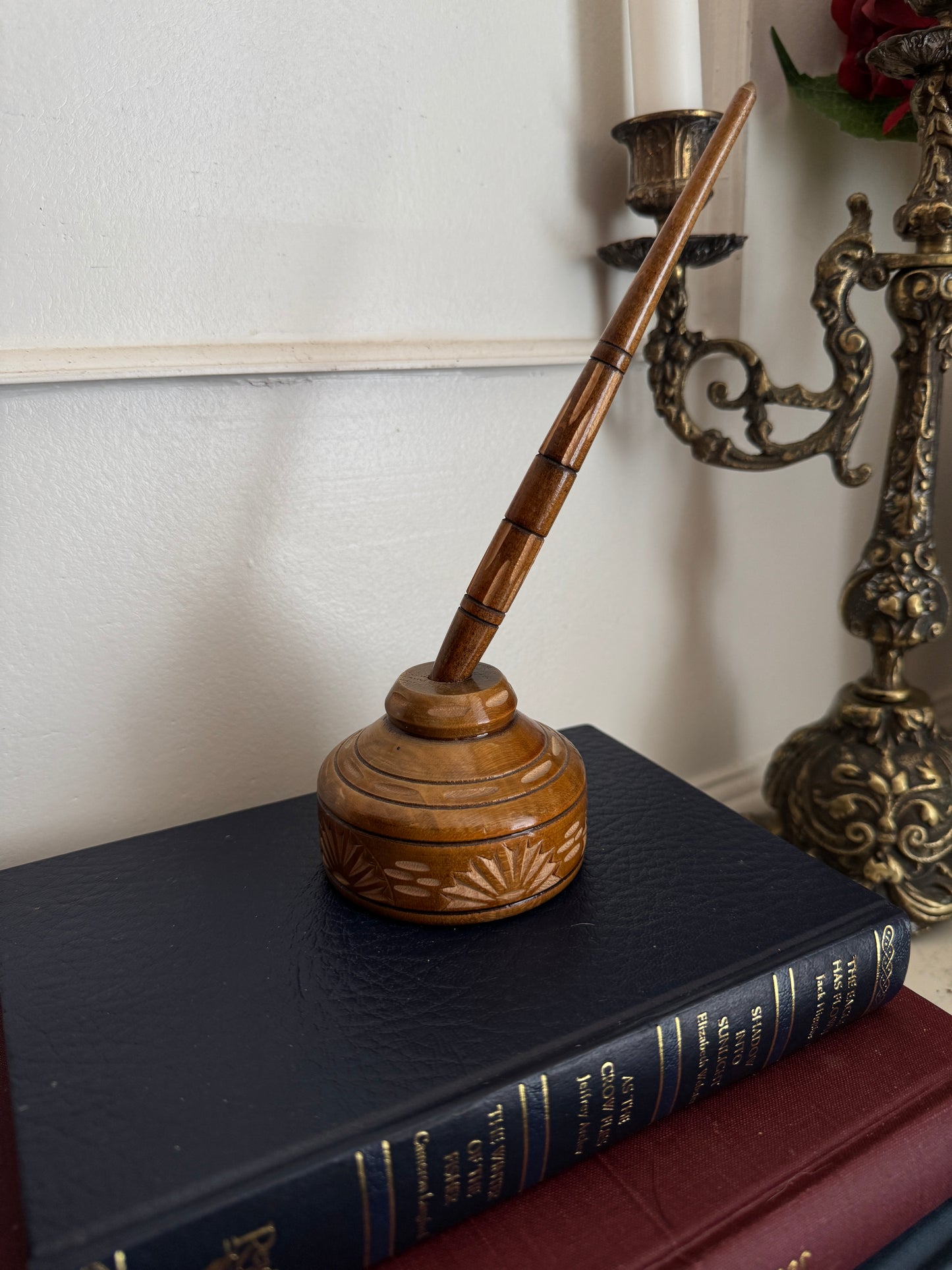 Vintage Carved Wooden Pen with Holder – Refillable & Handcrafted Elegance