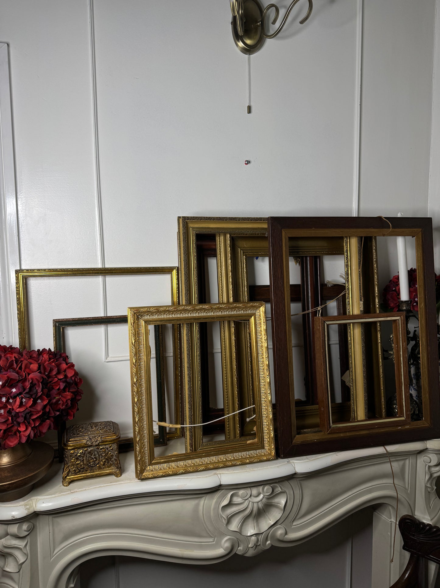 The Balmoral – Antique Solid Wood Frame