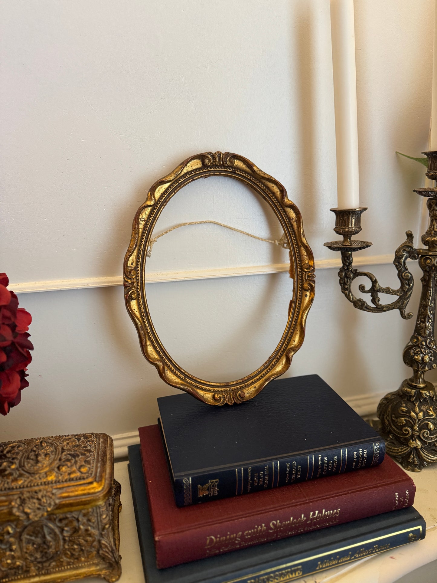 Vintage Themed Portrait in Portofino Antique Oval Gold Gilt Frame