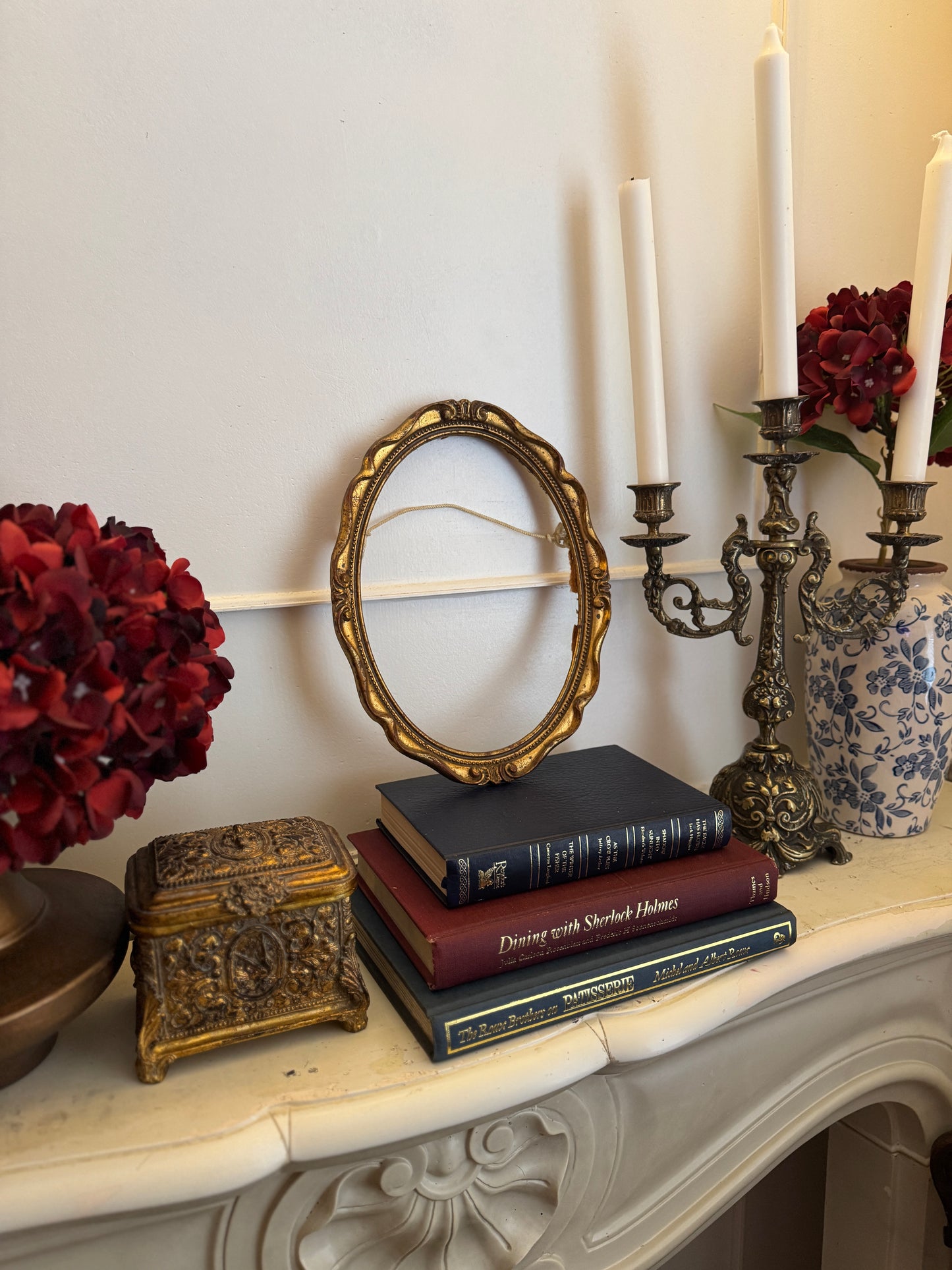 Vintage Themed Portrait in Portofino Antique Oval Gold Gilt Frame
