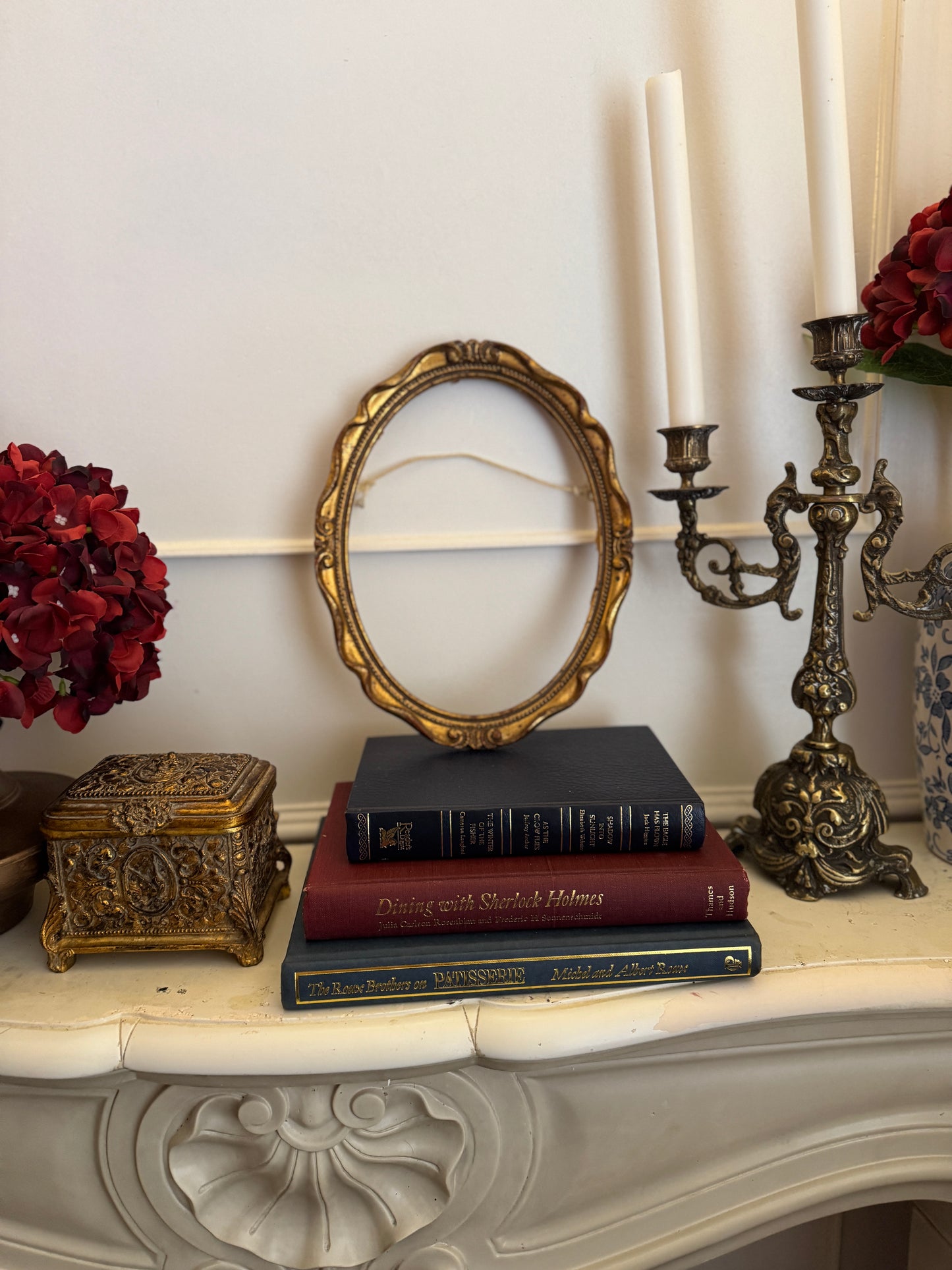 Vintage Themed Portrait in Portofino Antique Oval Gold Gilt Frame