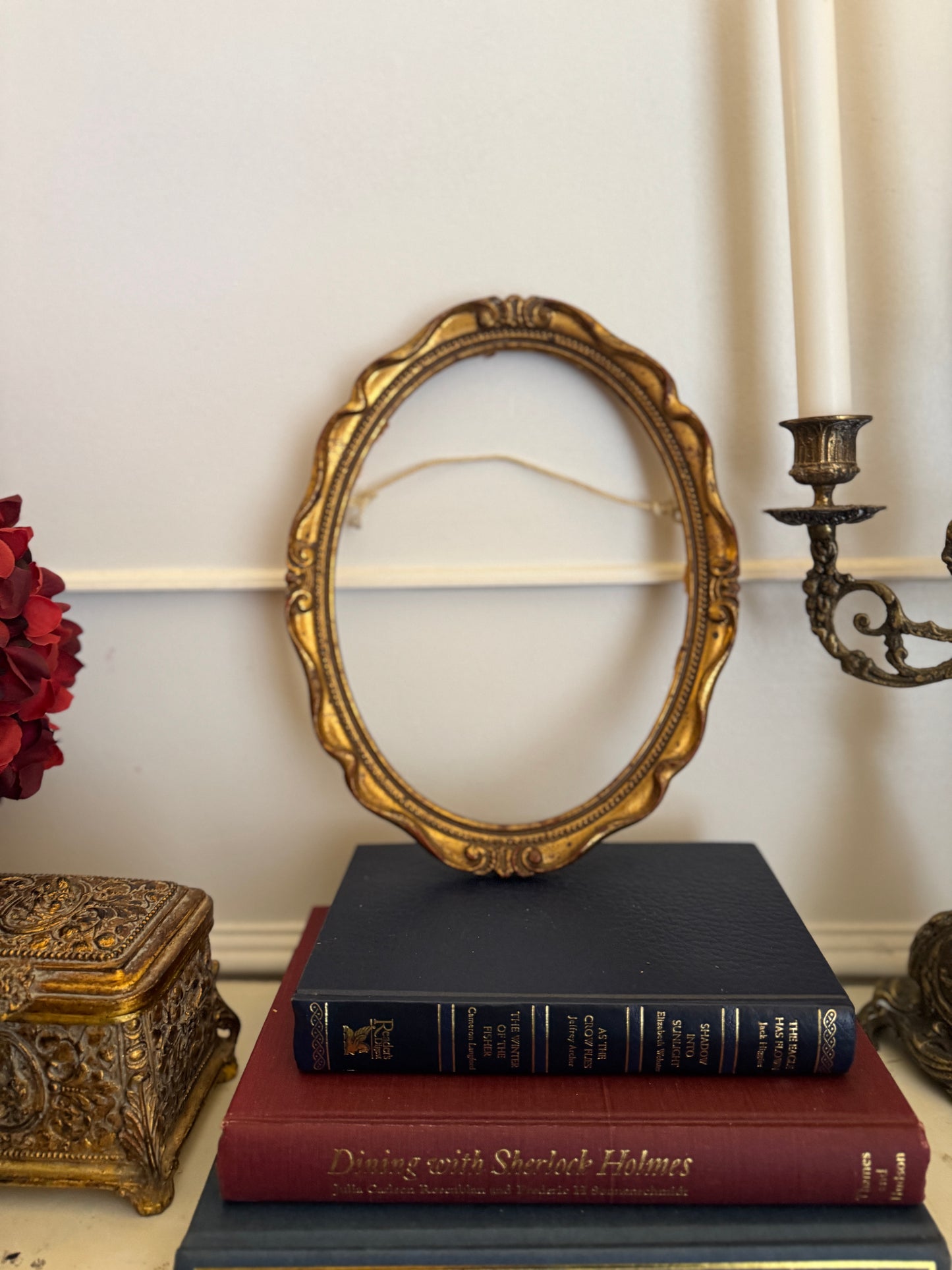 Vintage Themed Portrait in Portofino Antique Oval Gold Gilt Frame