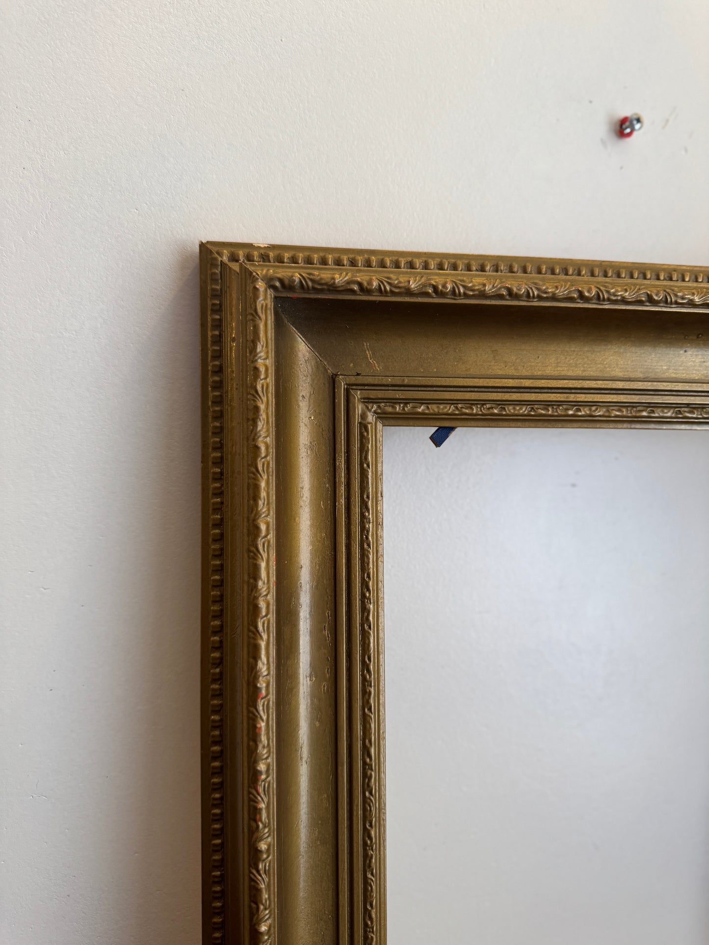 Lucerne Extra Thick Slim-Trim Heavy Antique Gold Frame