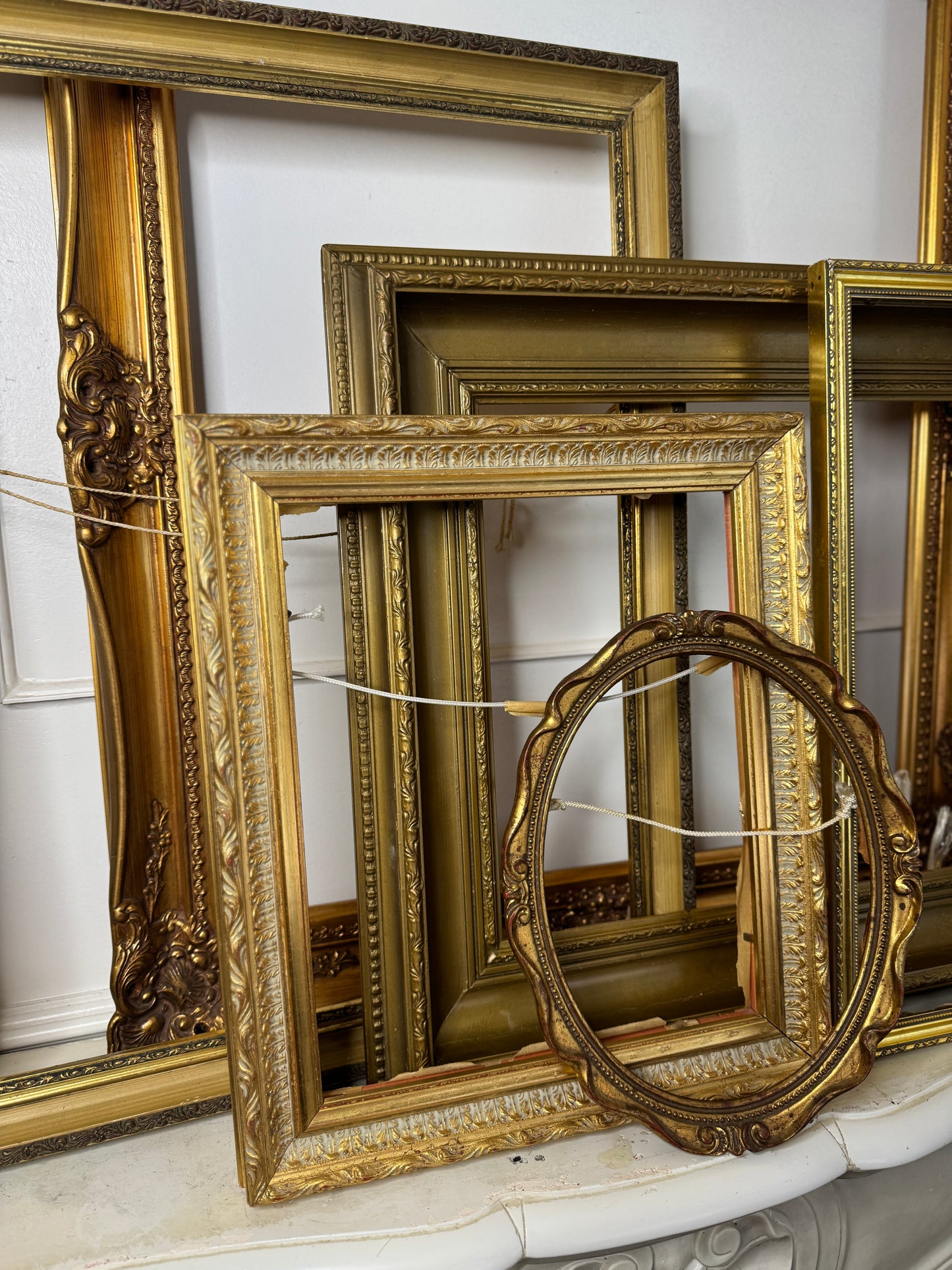 Vintage Themed Portrait in Portofino Antique Oval Gold Gilt Frame