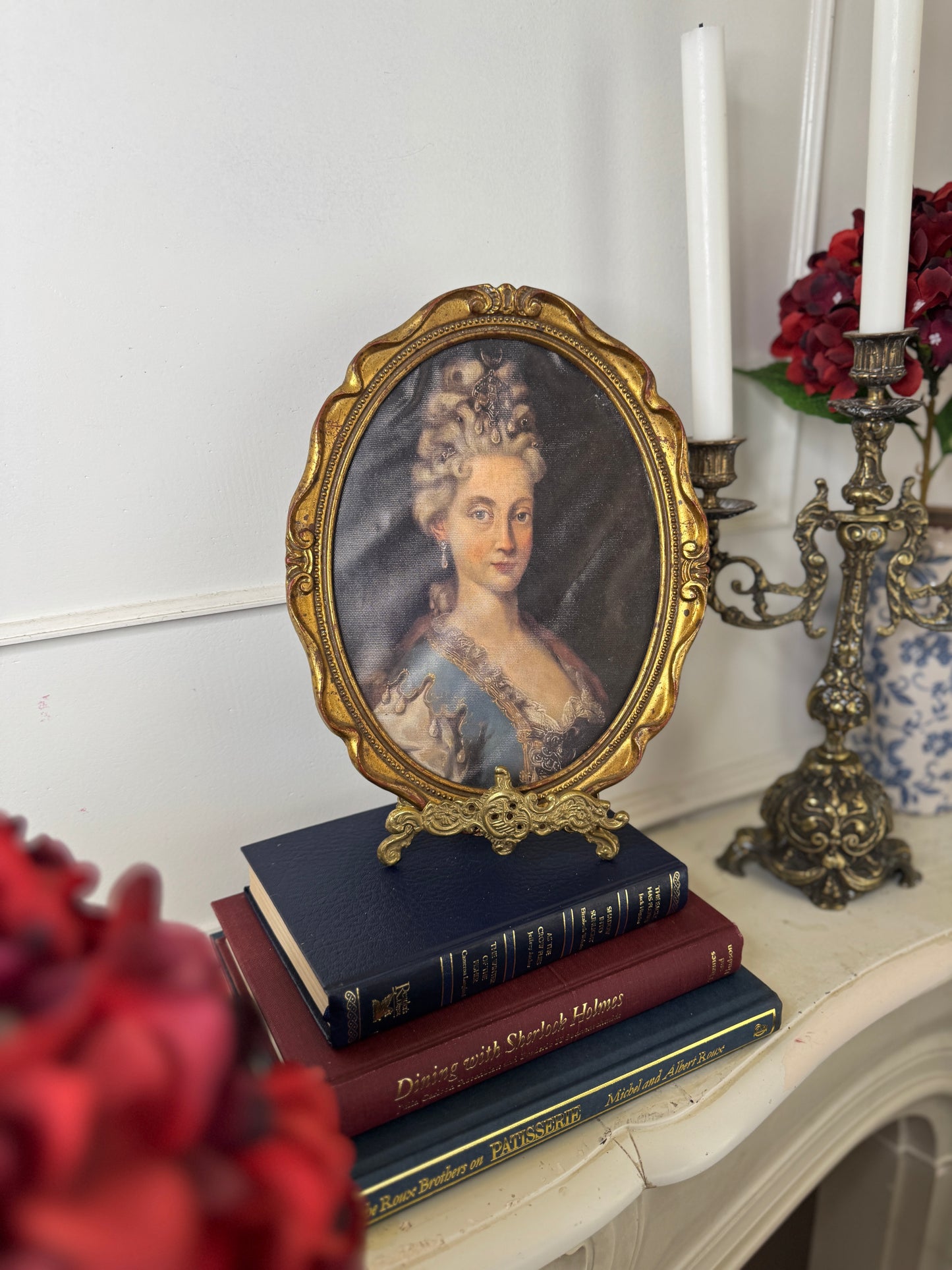 Vintage Themed Portrait in Portofino Antique Oval Gold Gilt Frame