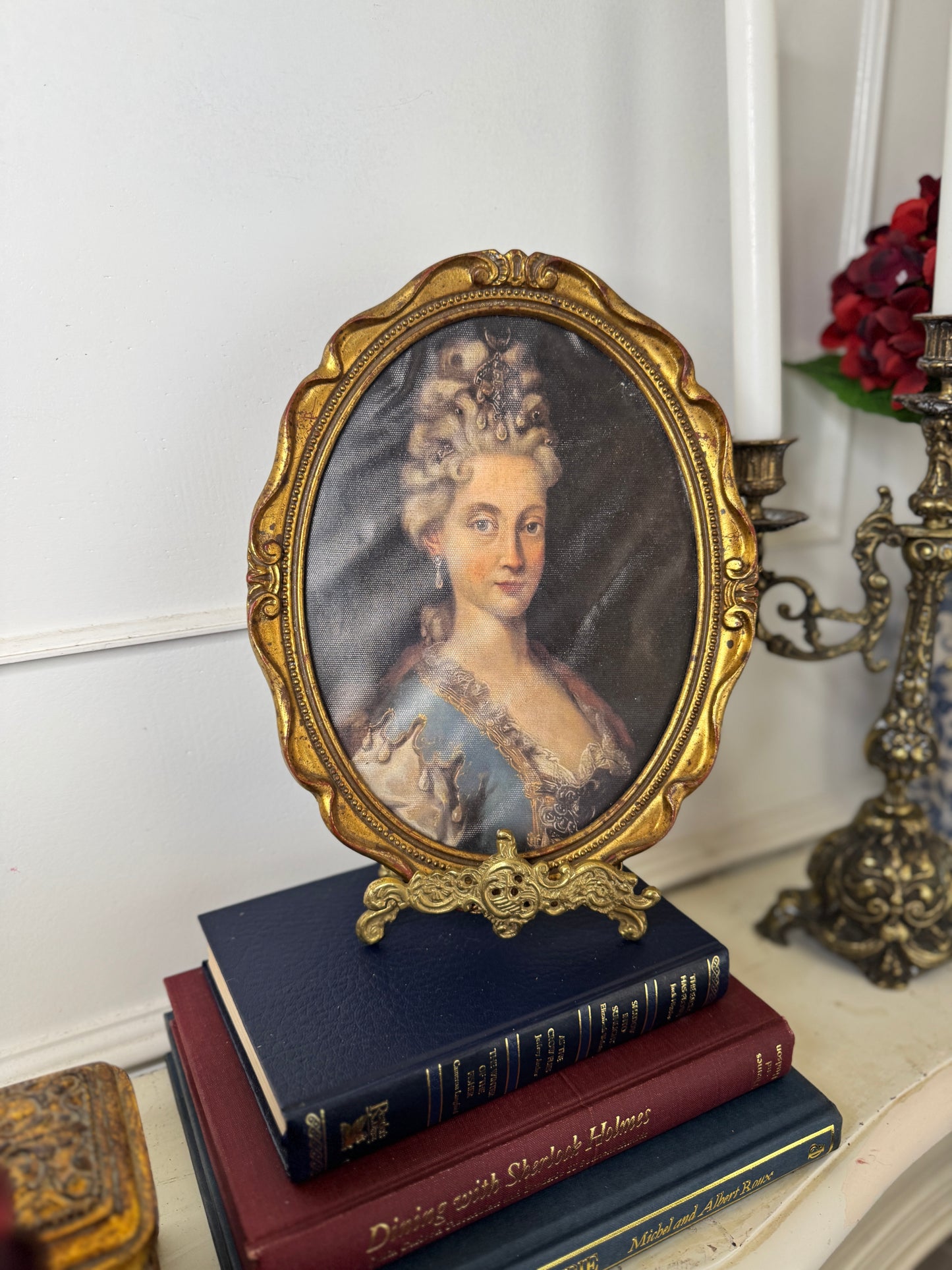 Vintage Themed Portrait in Portofino Antique Oval Gold Gilt Frame