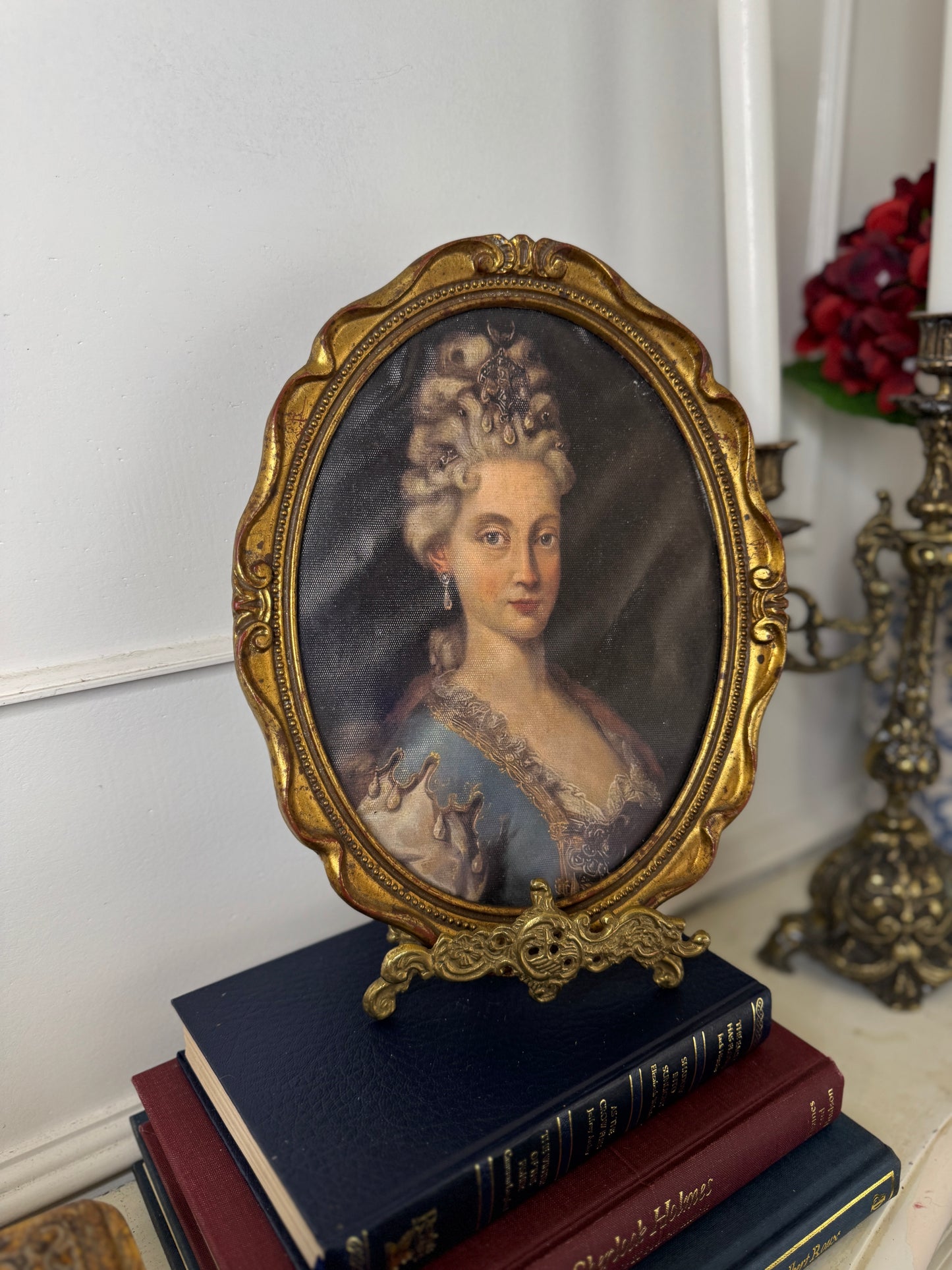 Vintage Themed Portrait in Portofino Antique Oval Gold Gilt Frame
