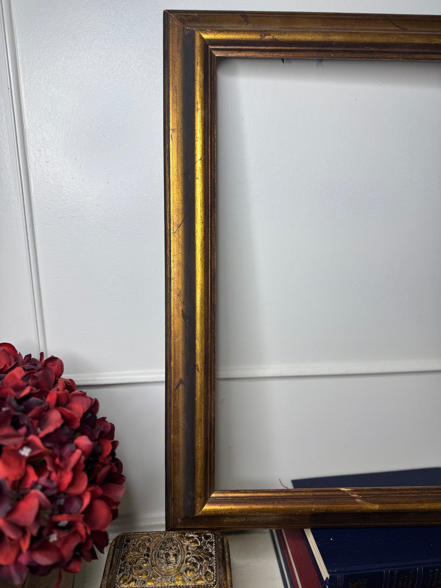 The Savoy Gilt Stretch Extra Thick Gilt Frame