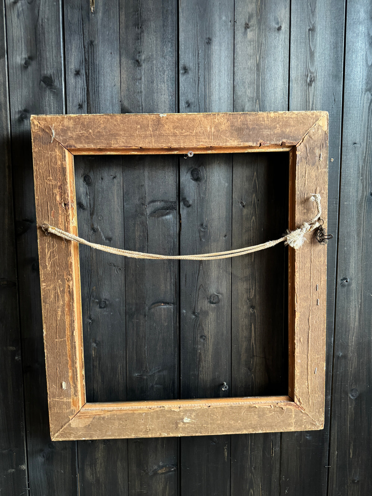 Vintage Ridge Edge Gold Gilt Vionne Frame