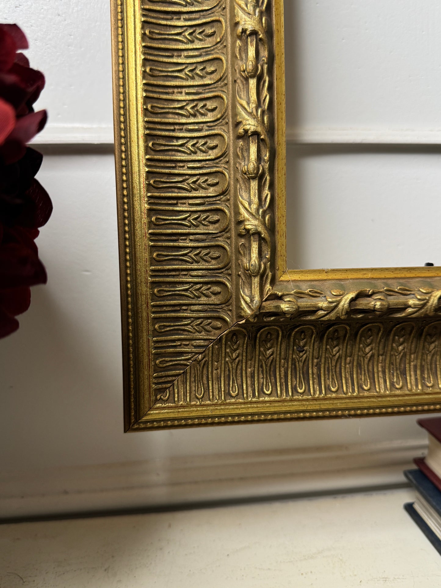 French-Style Accent Decorative Delaroux Frame