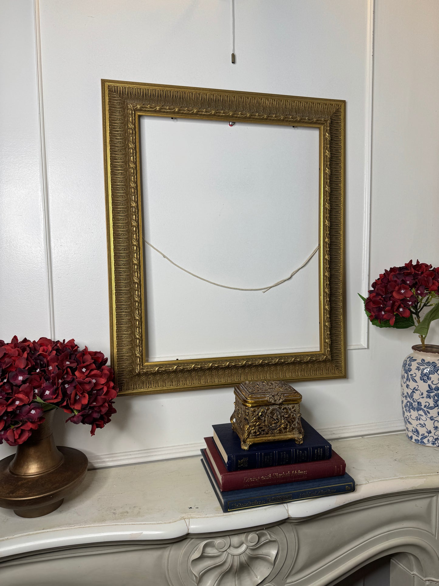 French-Style Accent Decorative Delaroux Frame