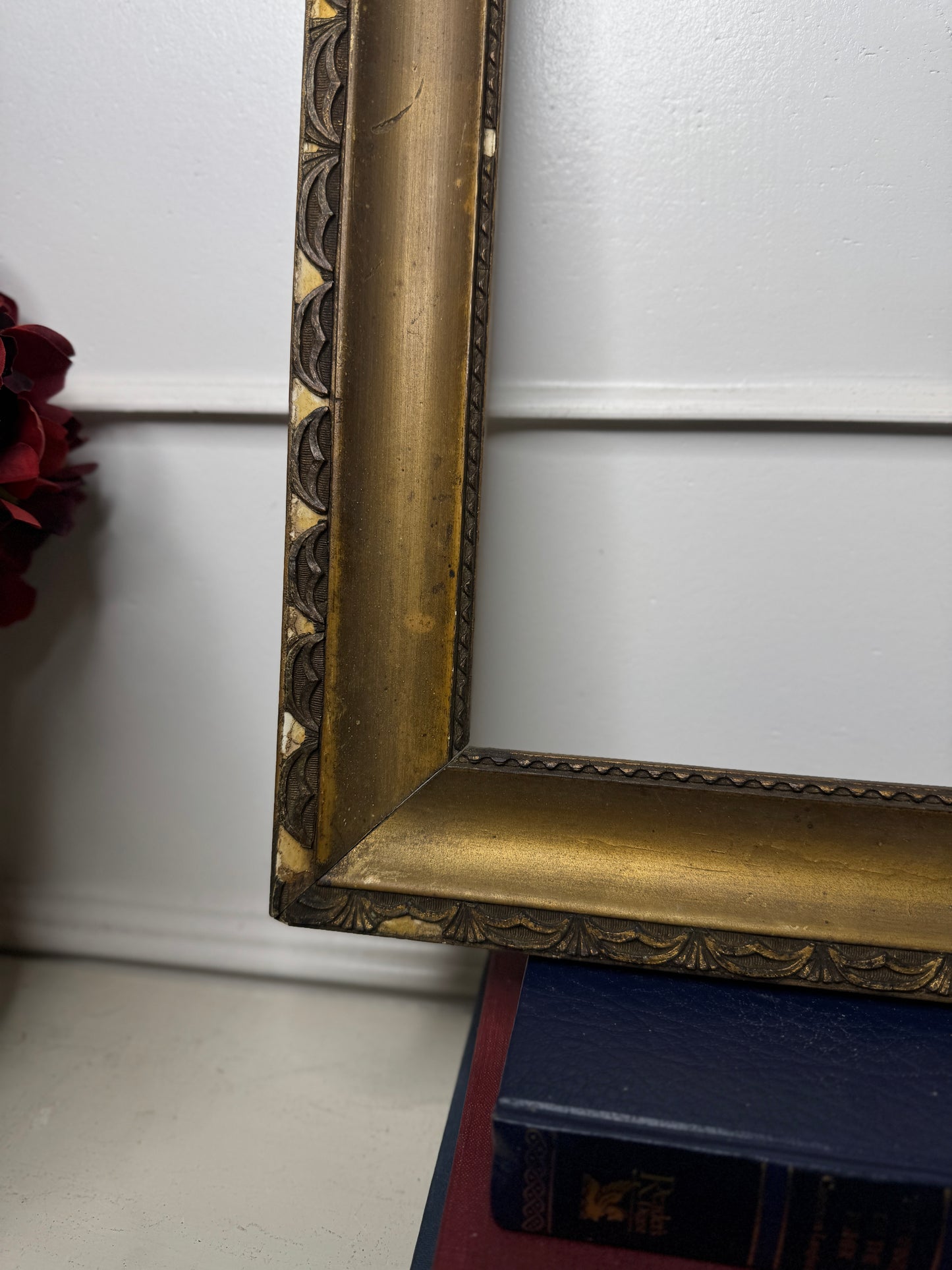 Antique Gold Frame – Lucca Gilt Frame