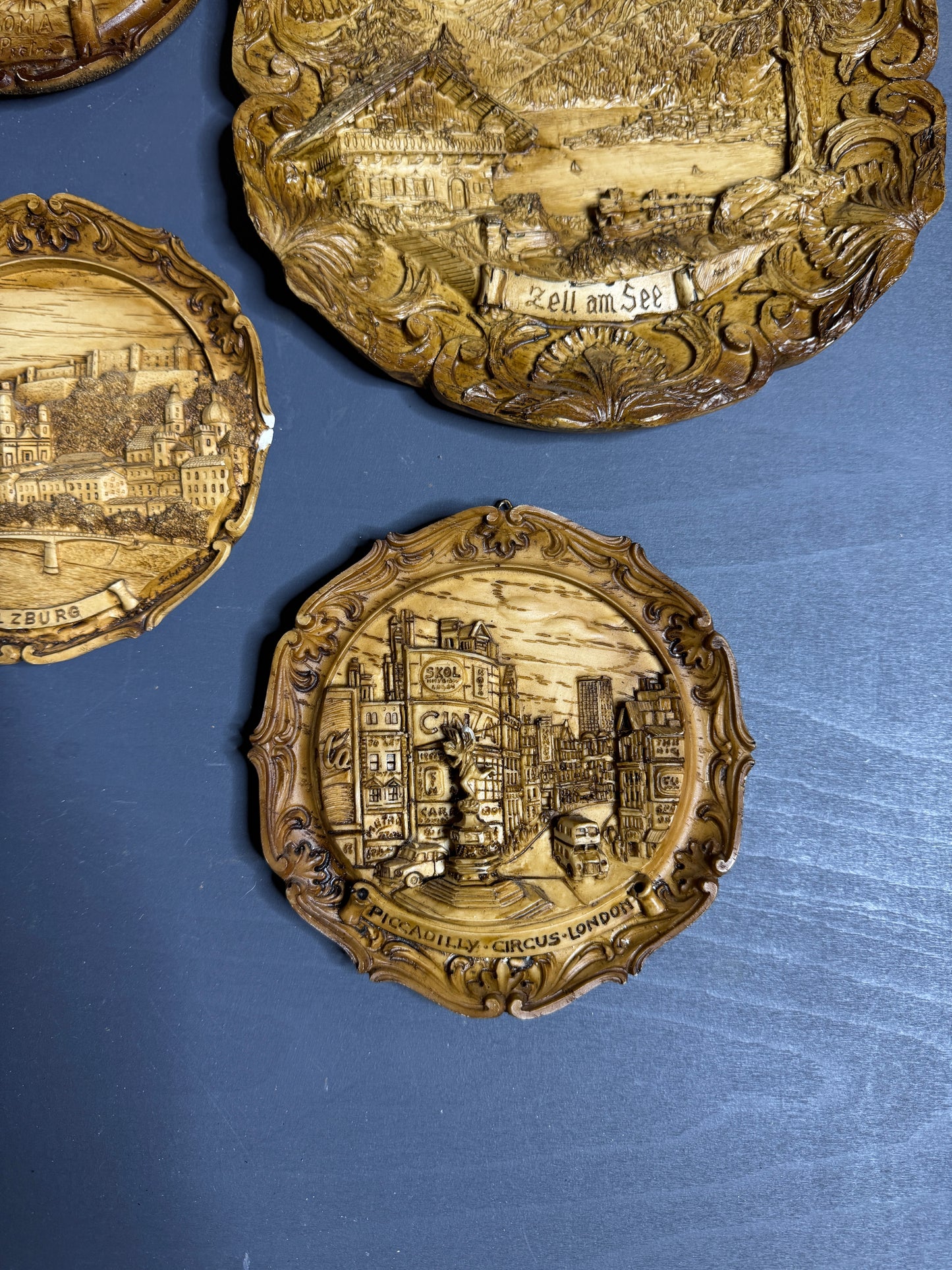 Alpine Charm – Wooden Rustic European Wooden Plaque Set