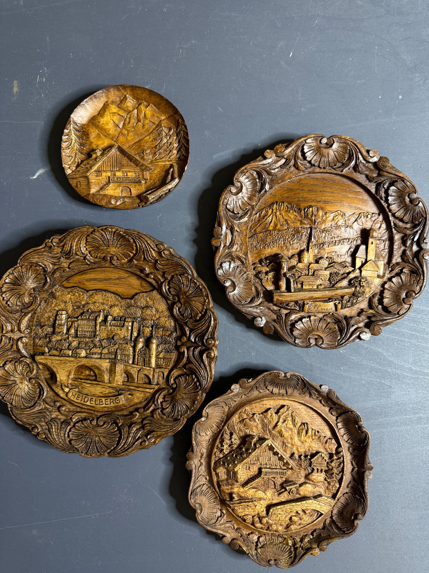 Alpine Charm – Wooden Rustic European Wooden Plaque Set