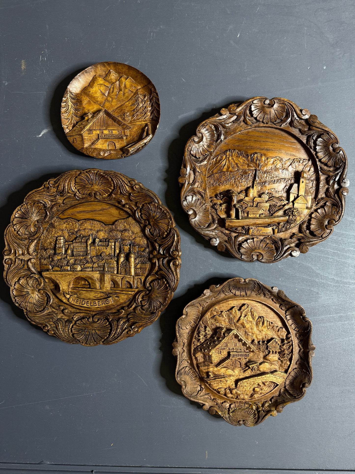 Alpine Charm – Wooden Rustic European Wooden Plaque Set
