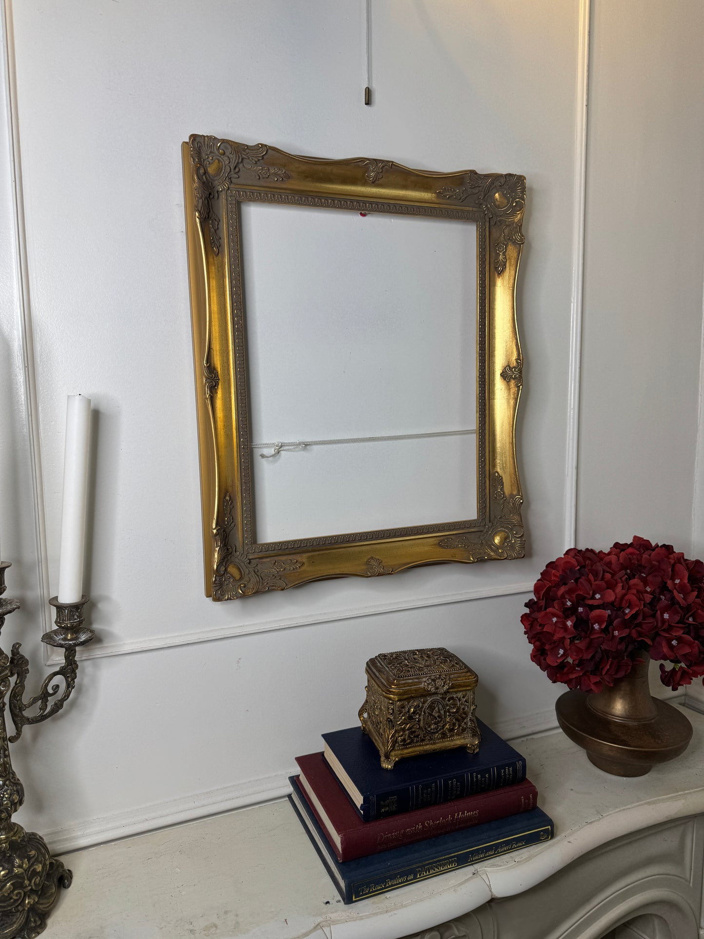 Vintage Ornate Thick Sorélle Frame Medium