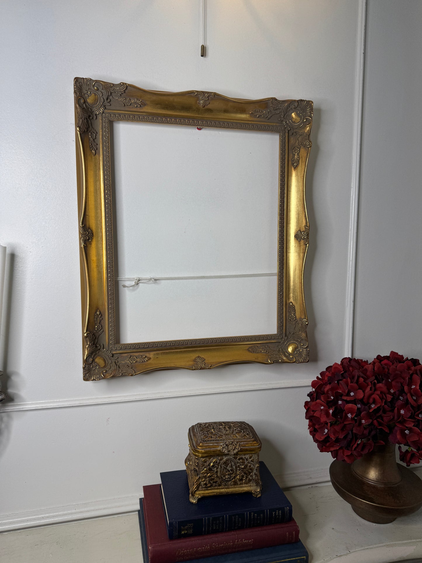 Vintage Ornate Thick Sorélle Frame Medium