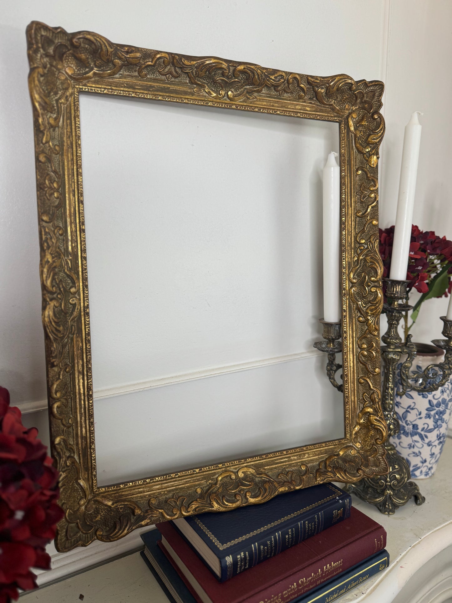 Vintage Gilt French Louis-Style Ornate Chippendale Gold Rare Frame - Medium