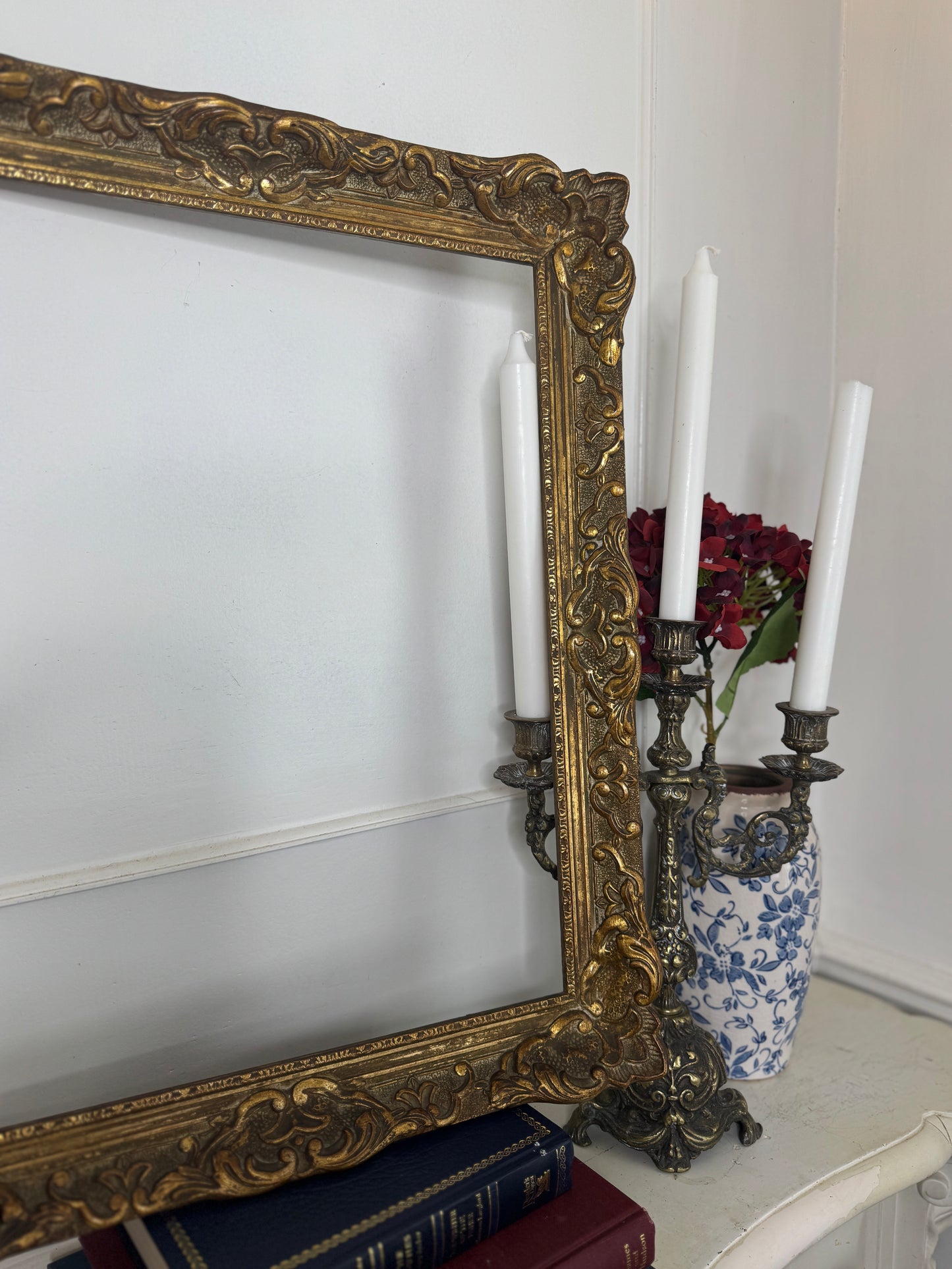 Vintage Gilt French Louis-Style Ornate Chippendale Gold Rare Frame - Medium